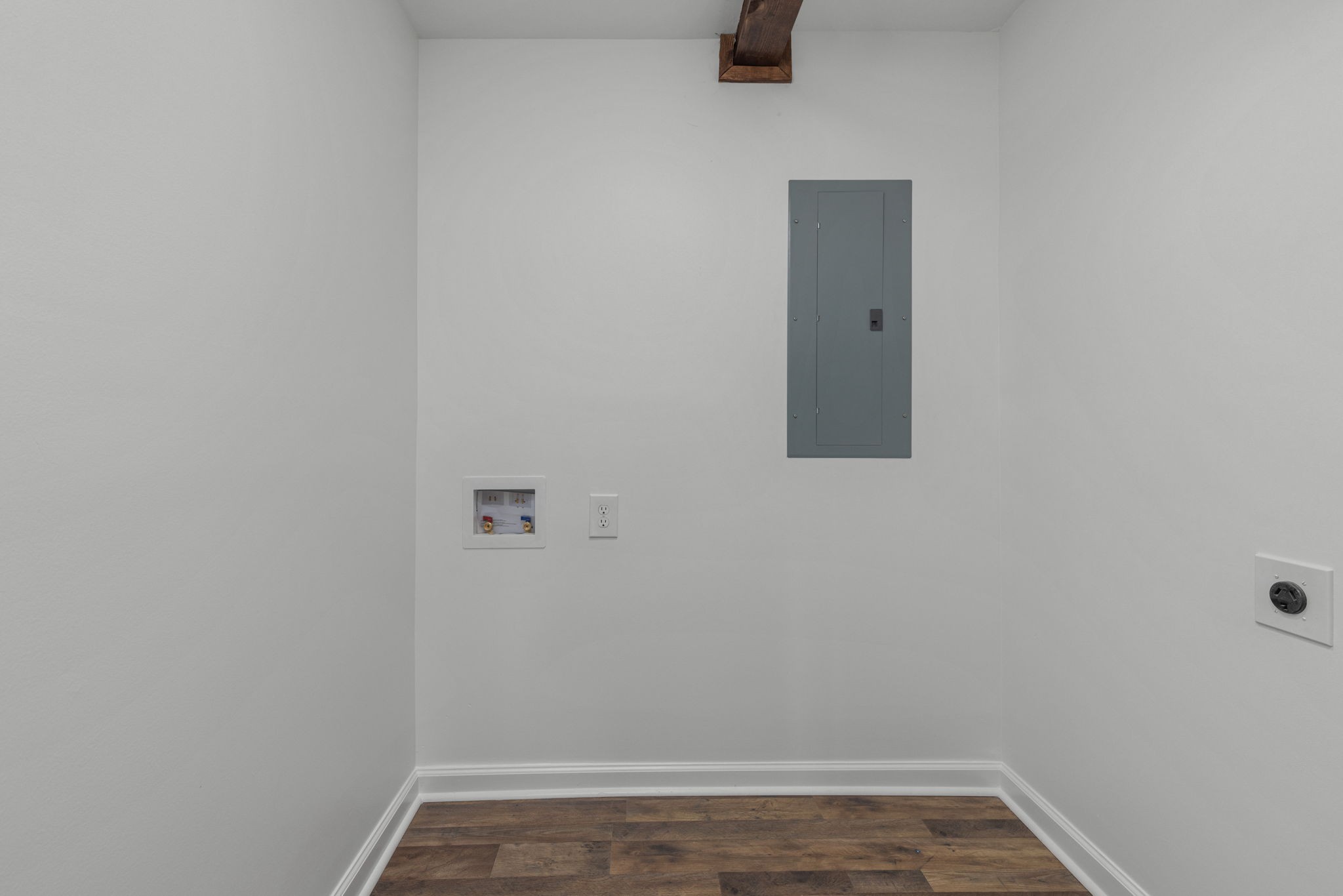 711 Ford Ave Property Photo 24