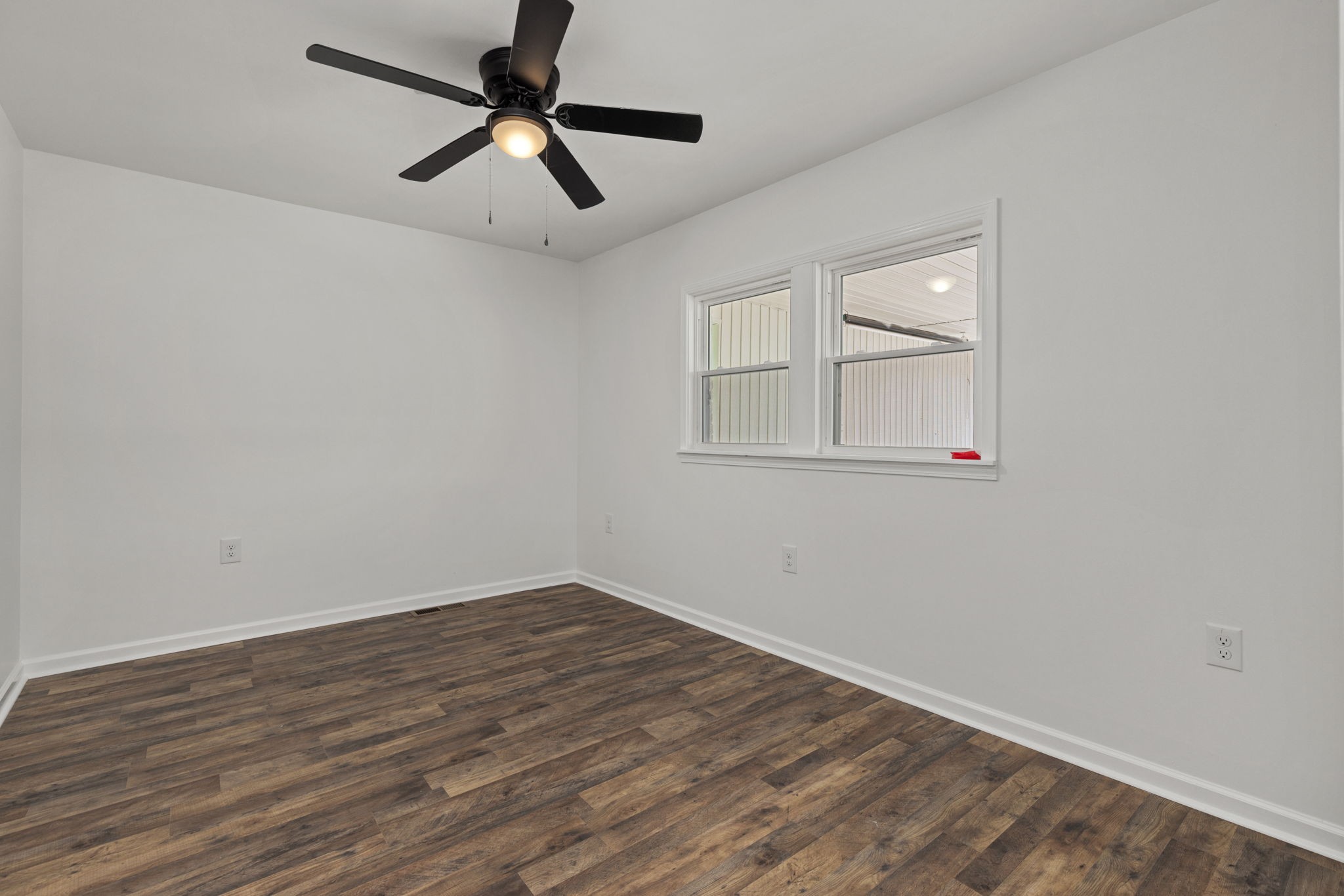 711 Ford Ave Property Photo 26