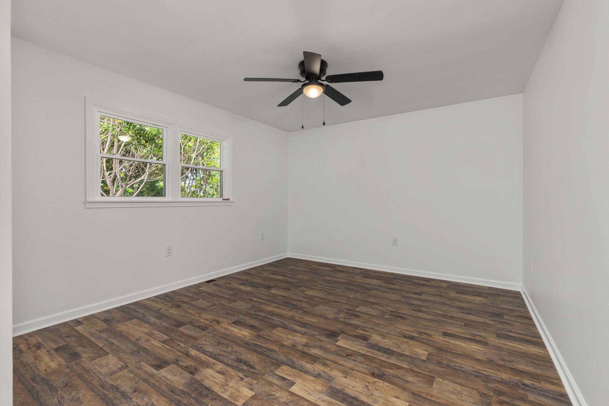 711 Ford Ave Property Photo 28