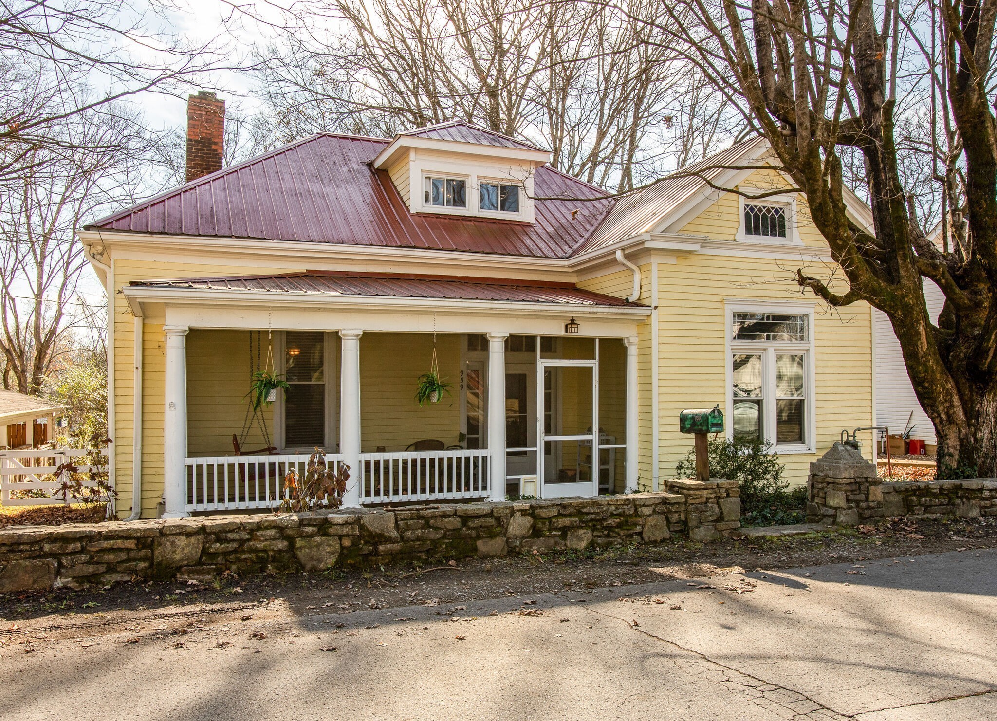 959 Glass St Property Photo