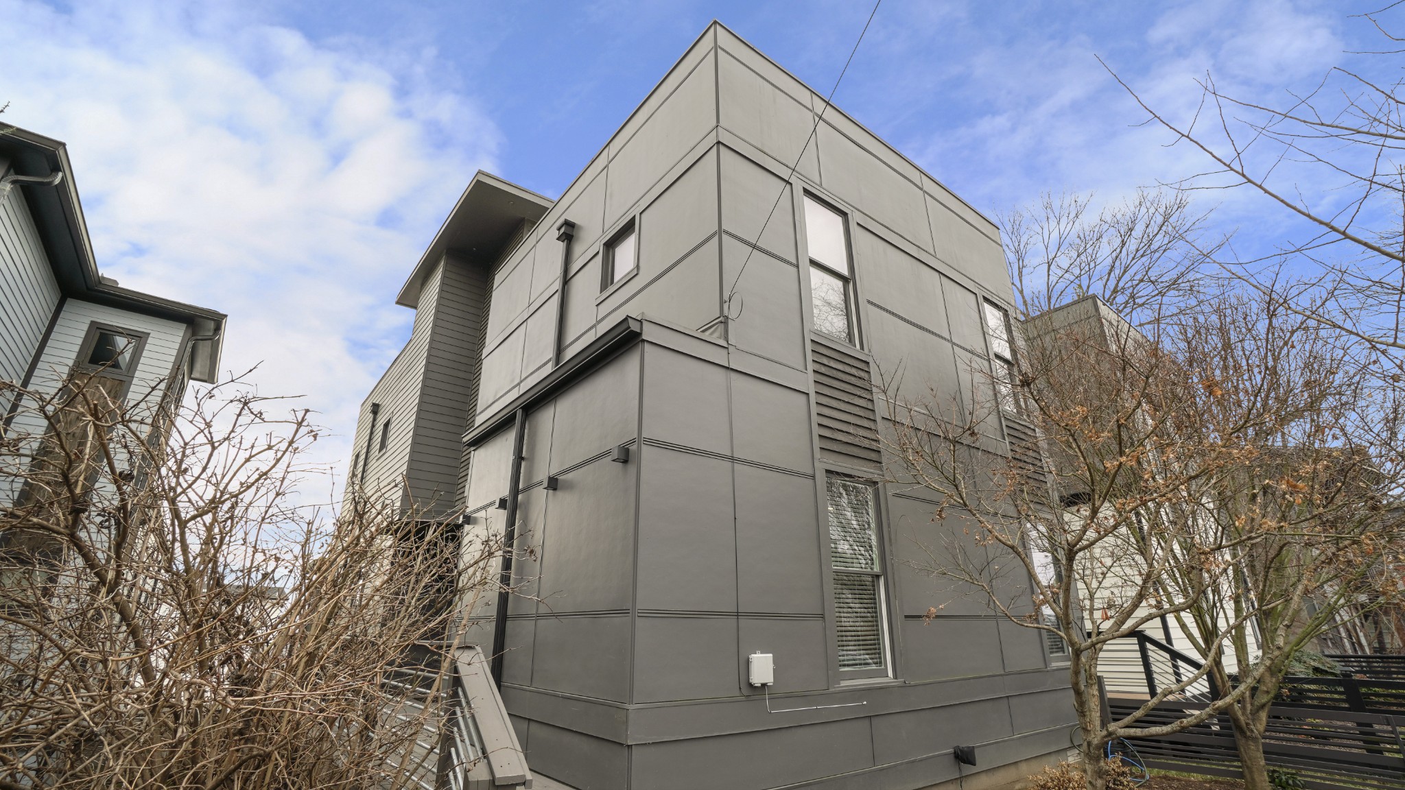 1108b Glenview Dr Property Photo 3