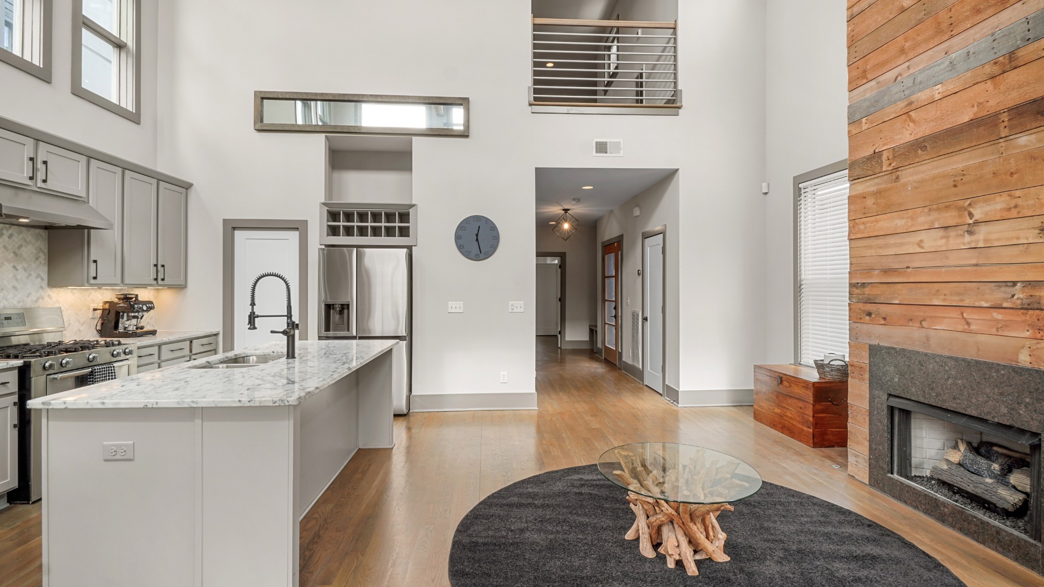 1108b Glenview Dr Property Photo 7