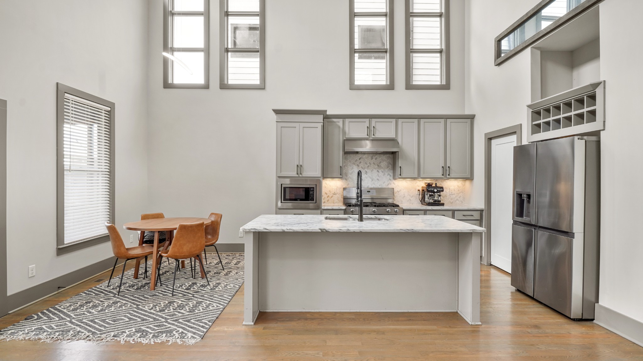 1108b Glenview Dr Property Photo 13