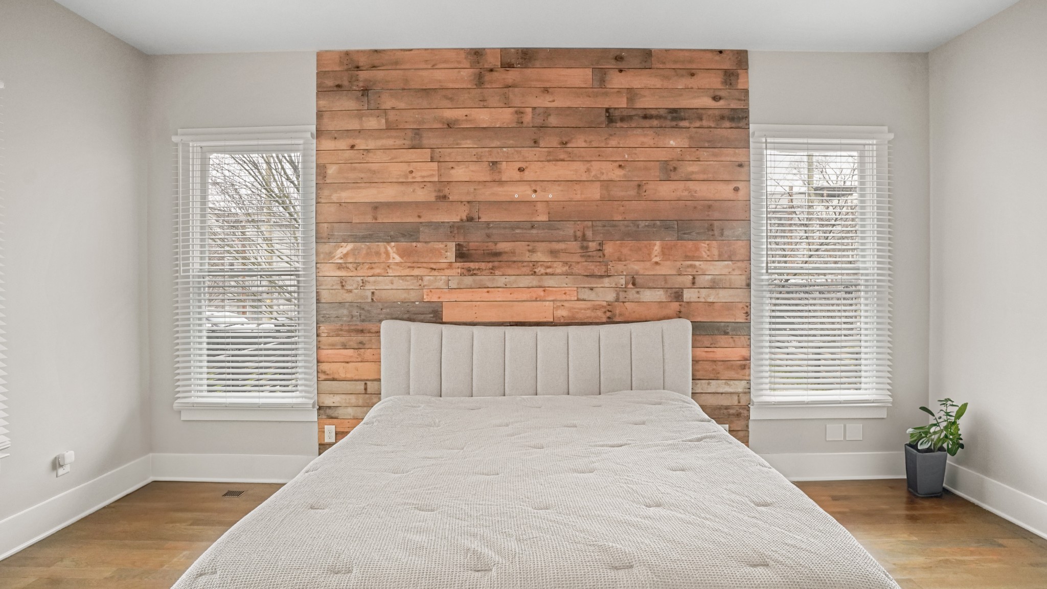 1108b Glenview Dr Property Photo 17