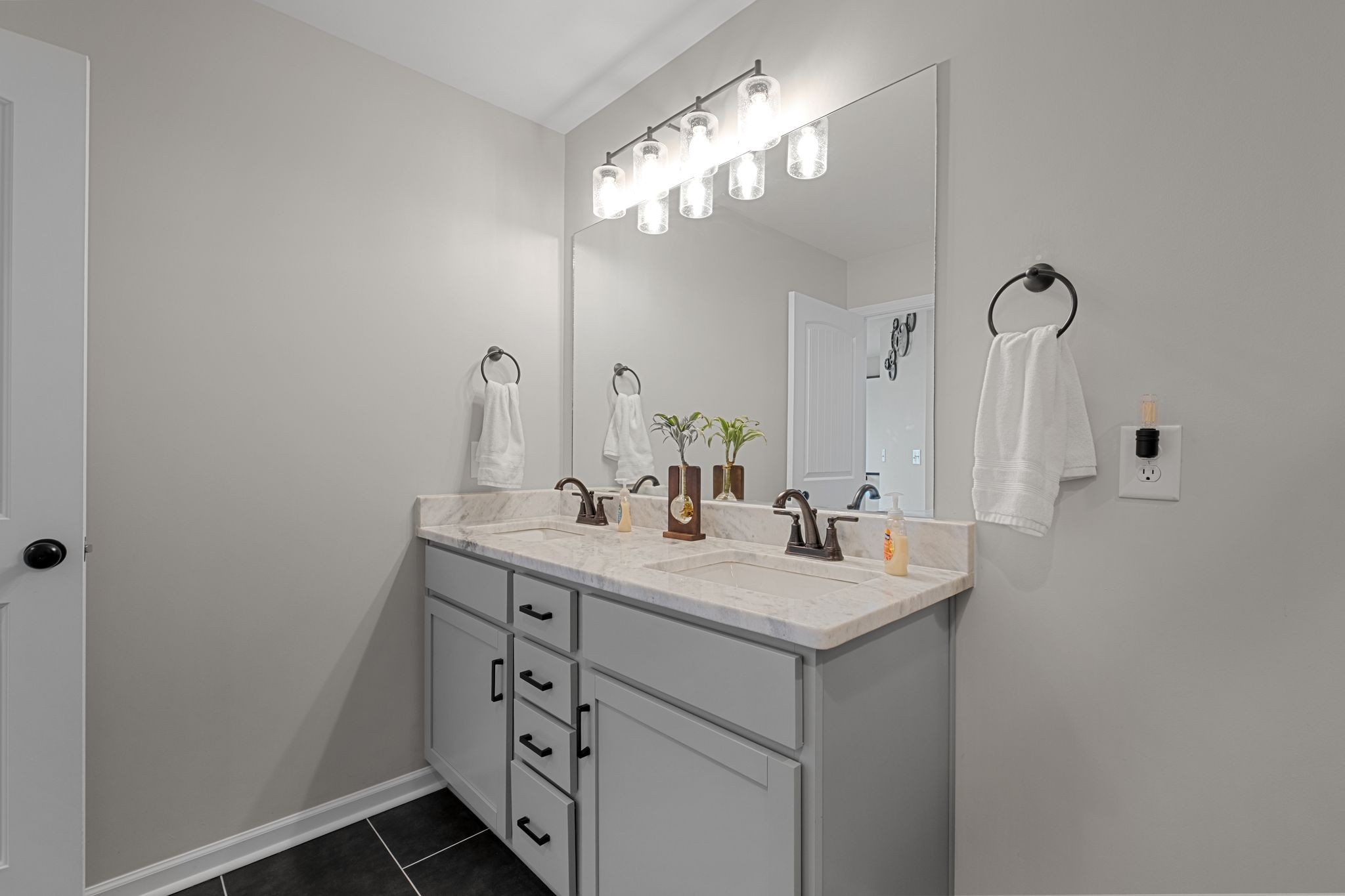 259 Signature Pl Property Photo 6