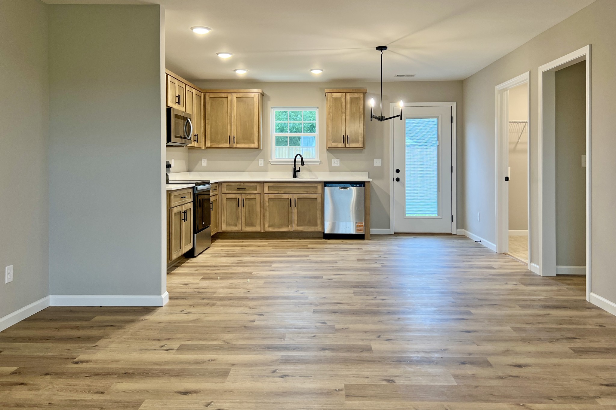 1101 Brook Court Property Photo 3