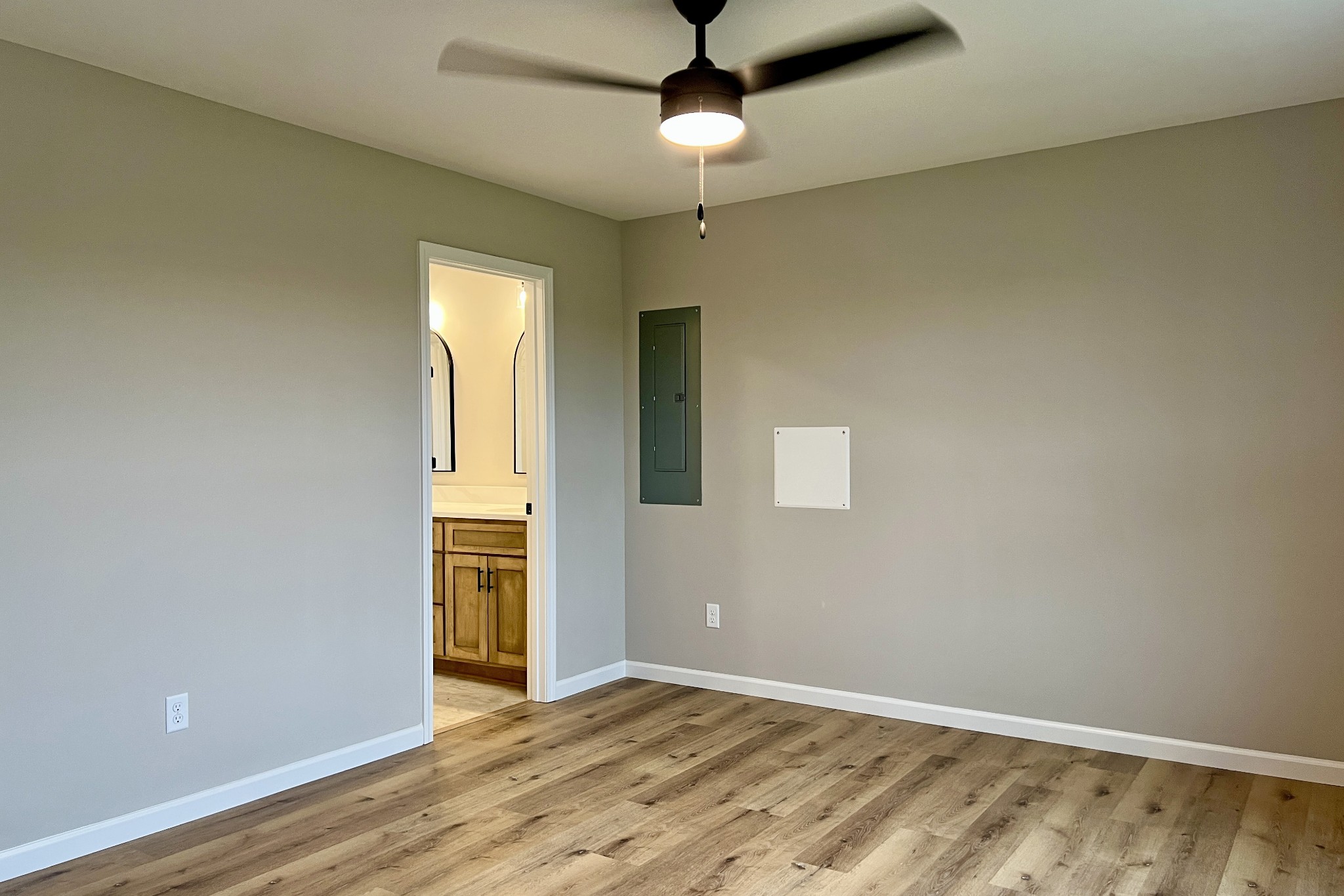 1101 Brook Court Property Photo 6