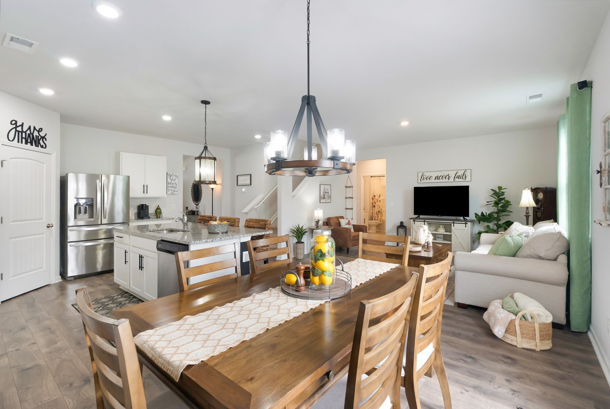 4043 Beach Way Property Photo 15