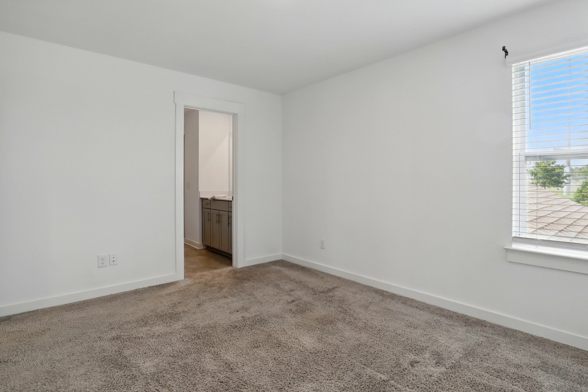 836 Ewell Farm Dr Property Photo 22