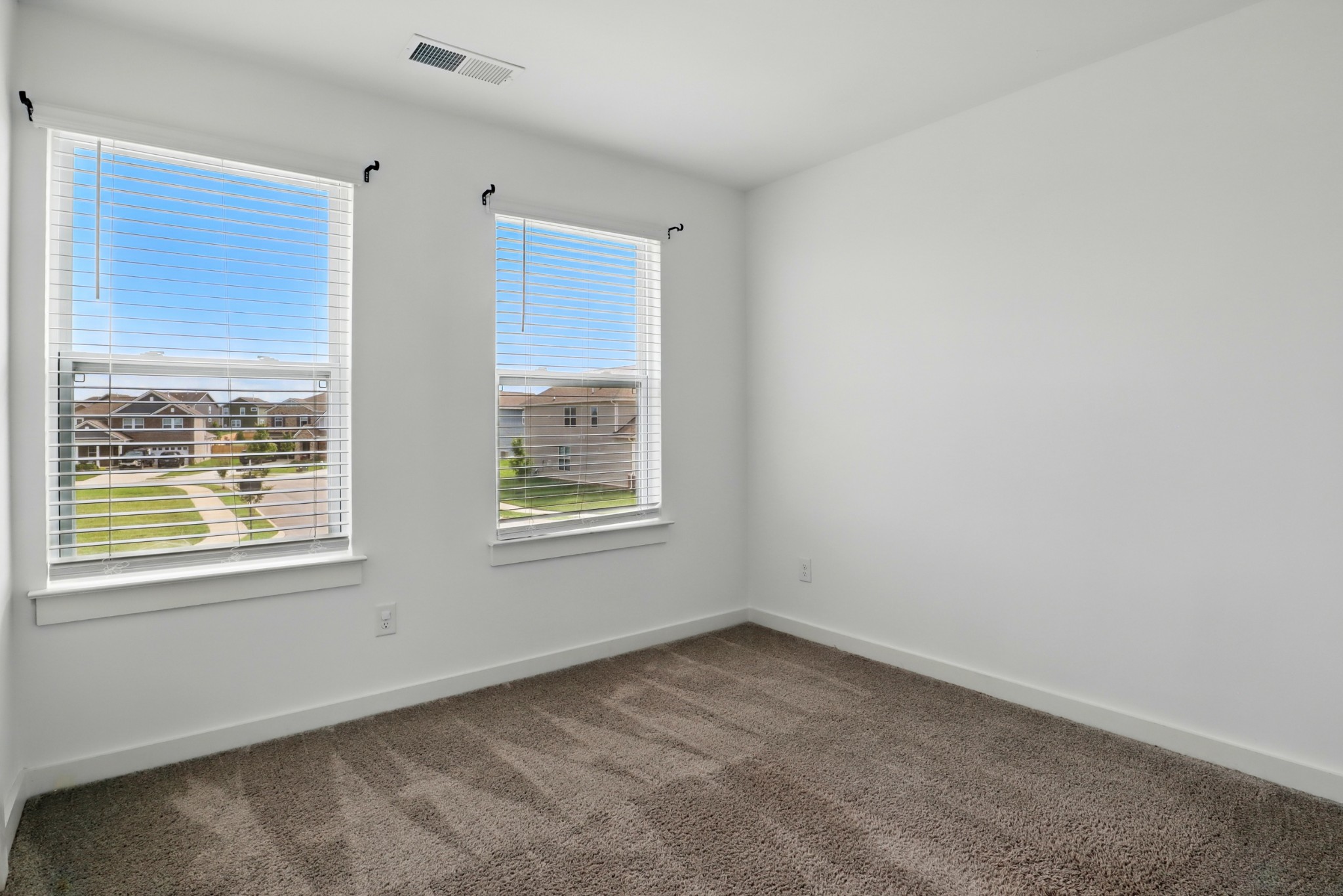 836 Ewell Farm Dr Property Photo 24