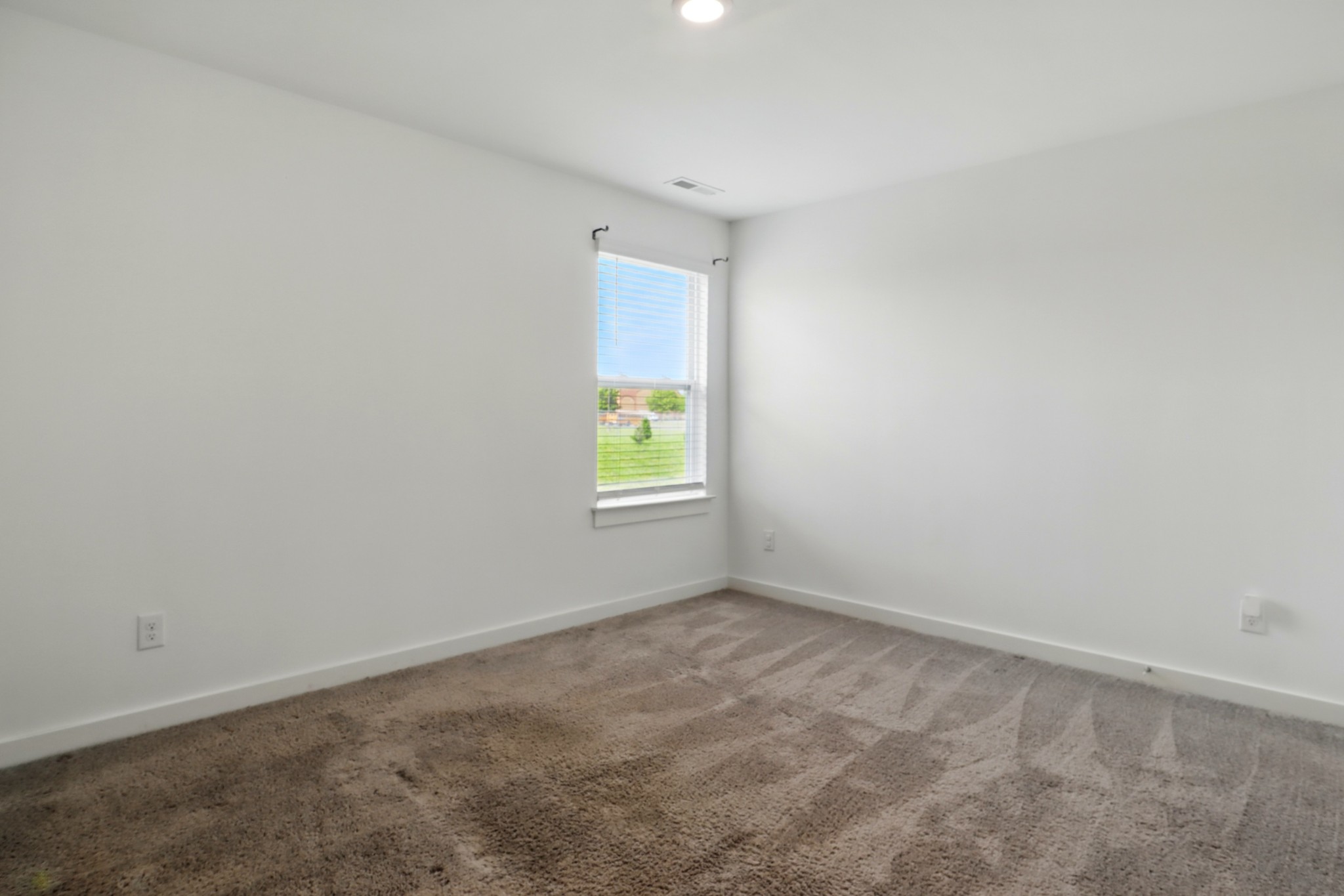 836 Ewell Farm Dr Property Photo 25