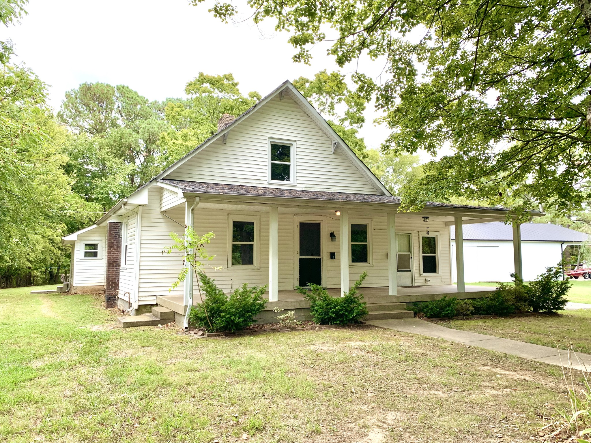 2173 Old Russellville Pike Property Photo 1