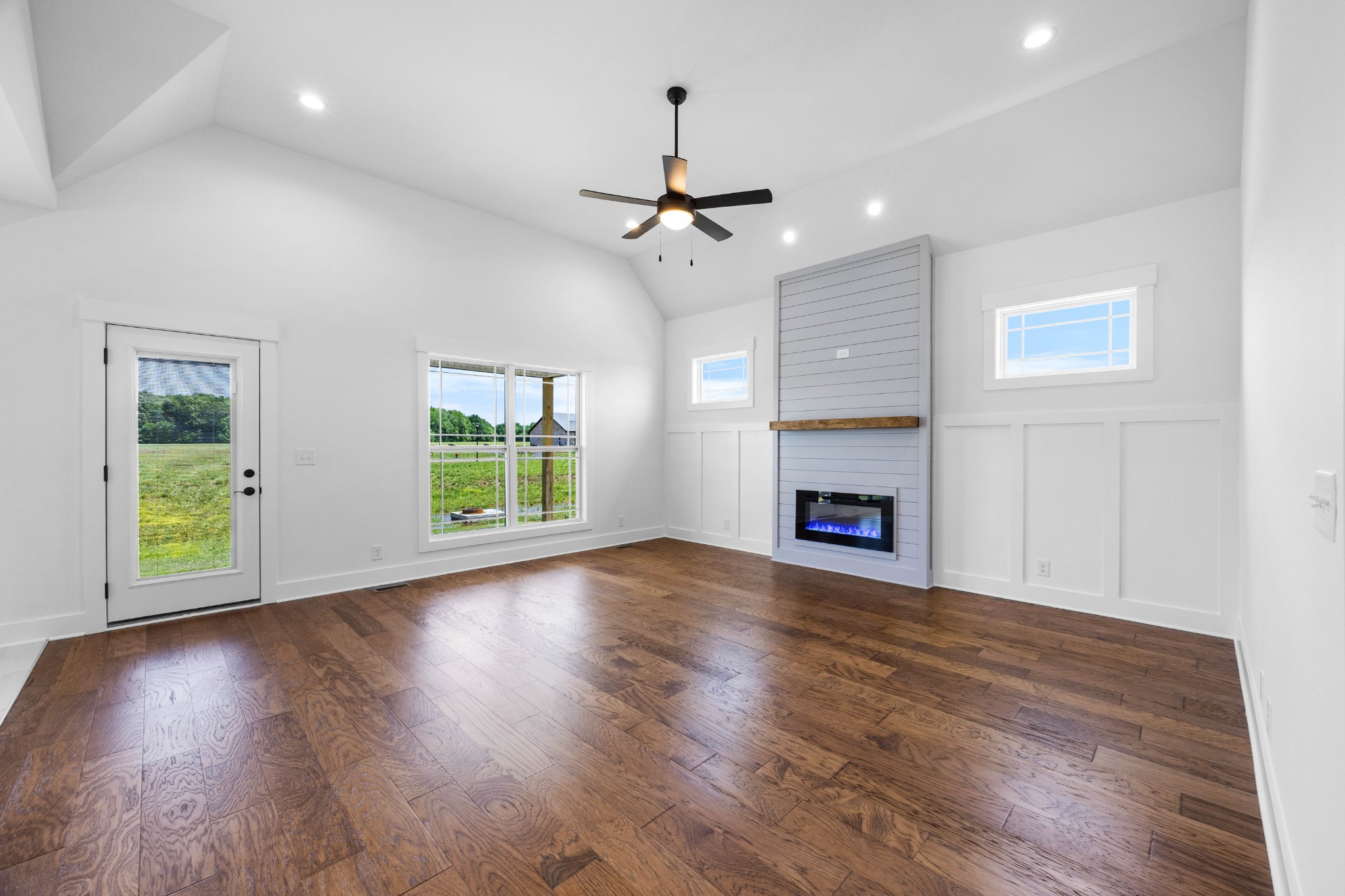 161 Aspen Pine Dr Property Photo 5