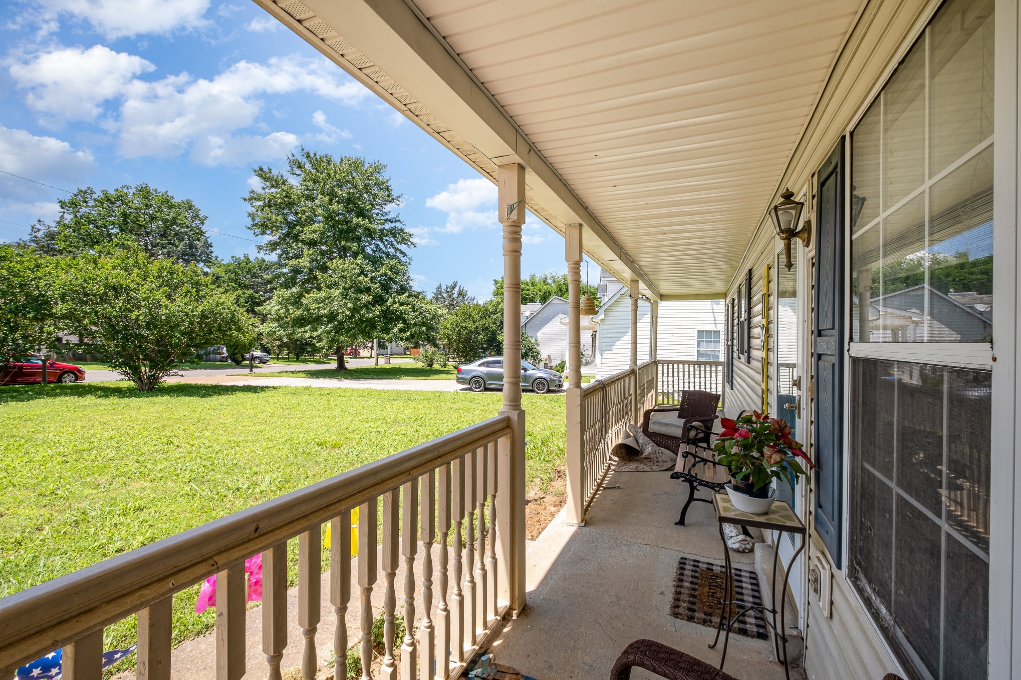 124 Gale Ln Property Photo 4