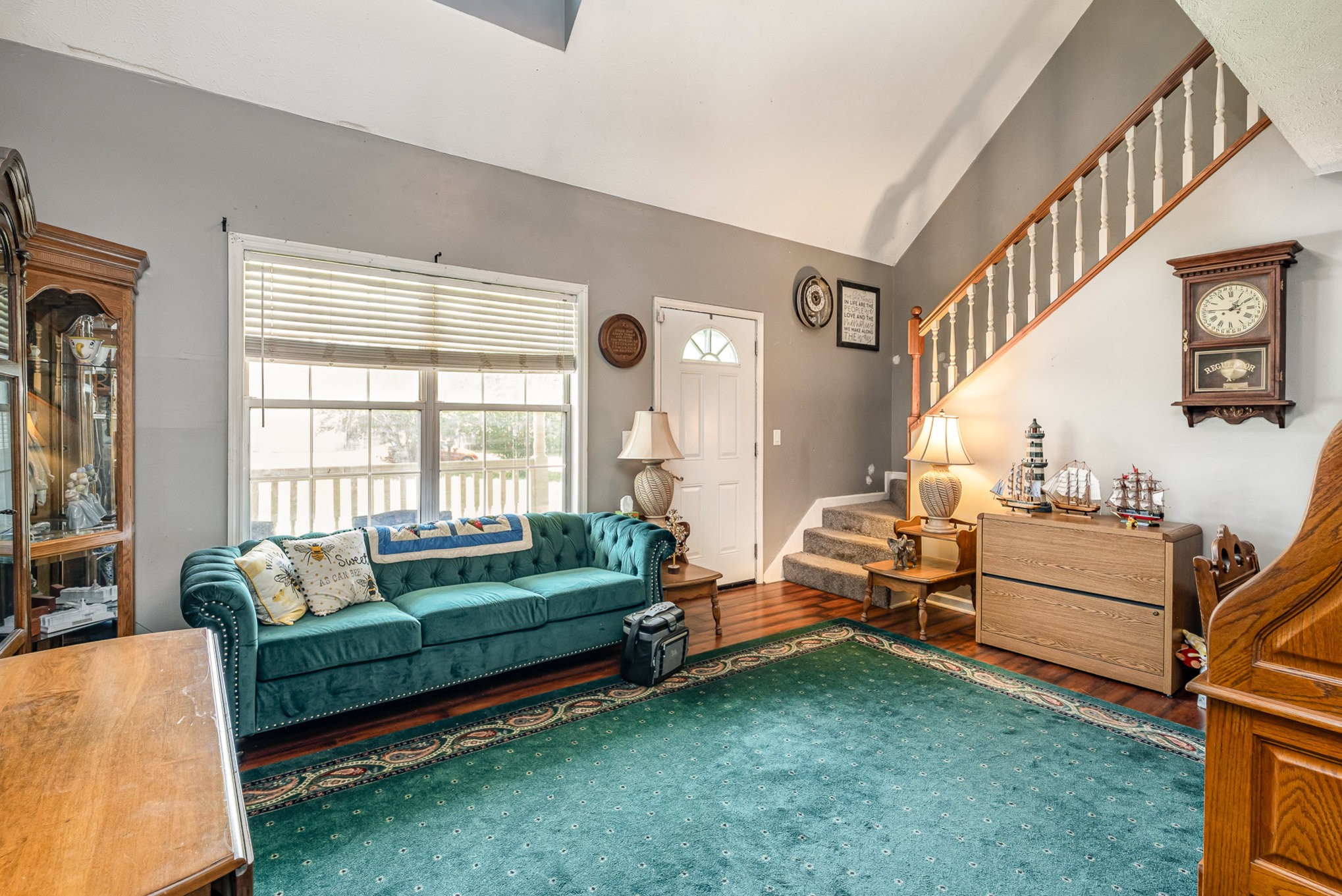 124 Gale Ln Property Photo 7