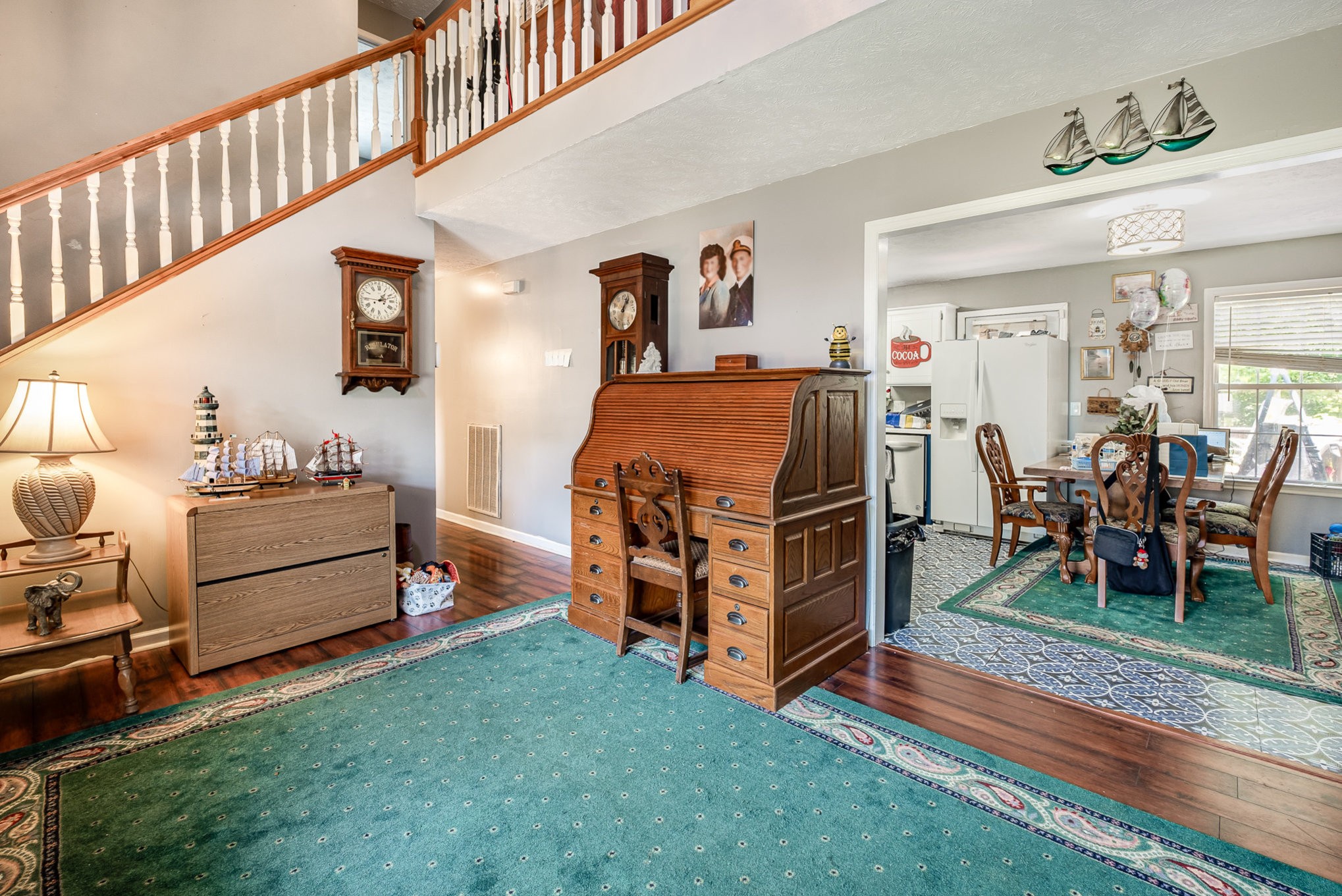 124 Gale Ln Property Photo 8