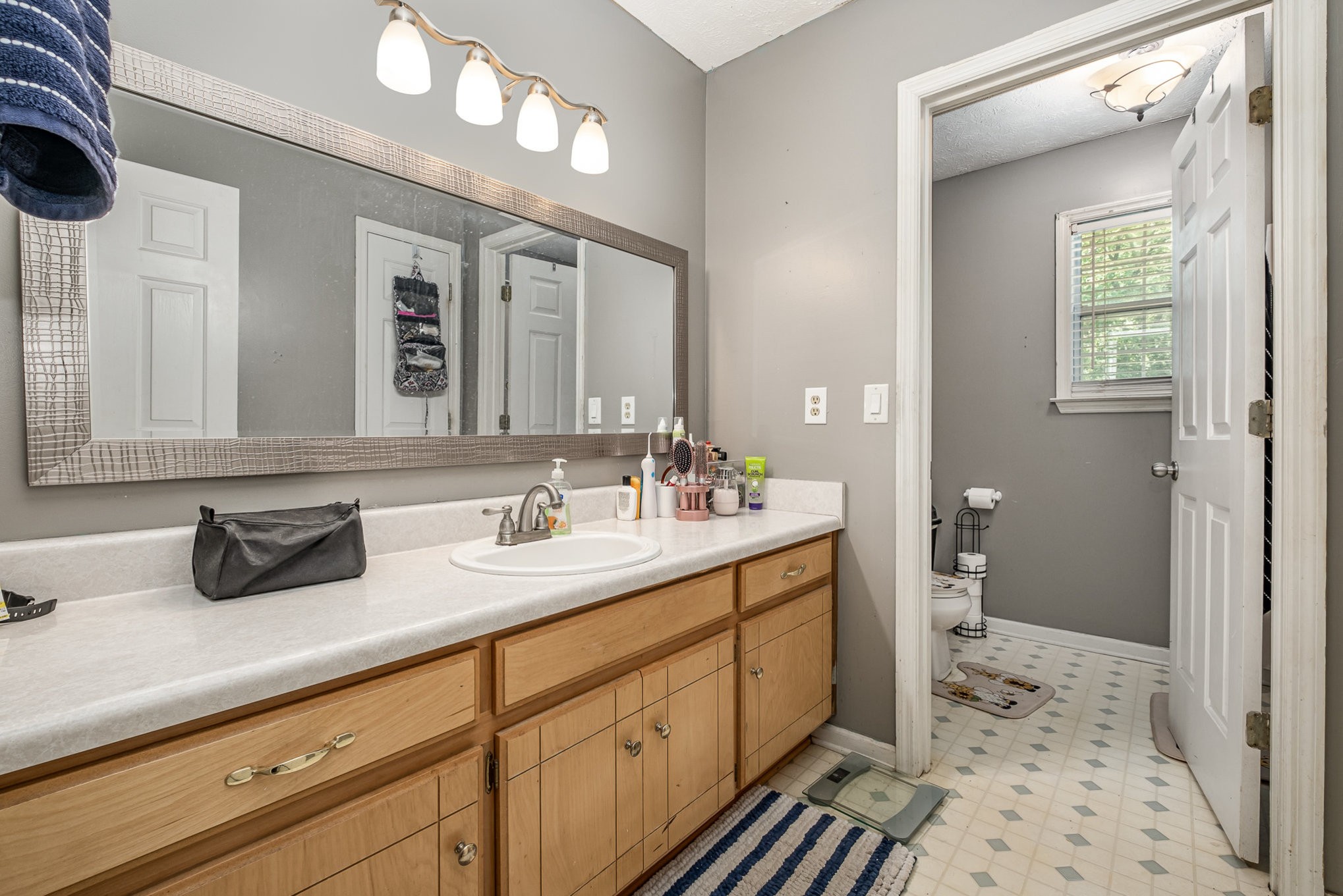 124 Gale Ln Property Photo 25