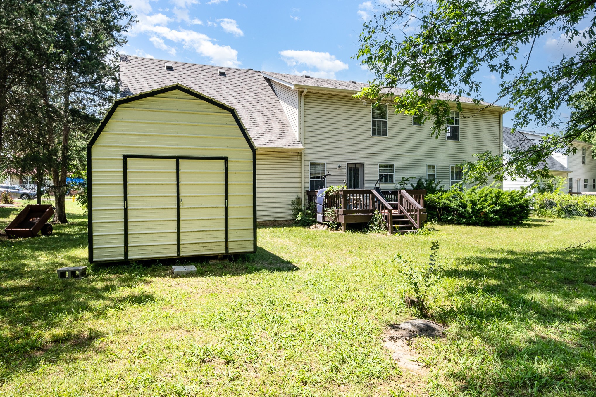 124 Gale Ln Property Photo 28