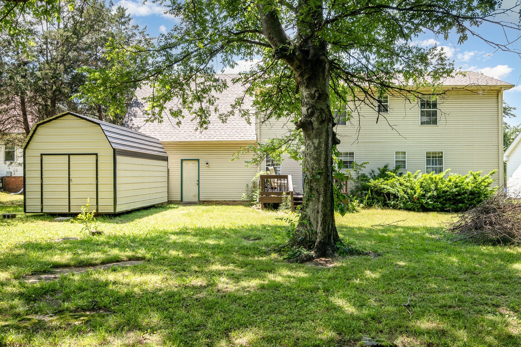 124 Gale Ln Property Photo 29