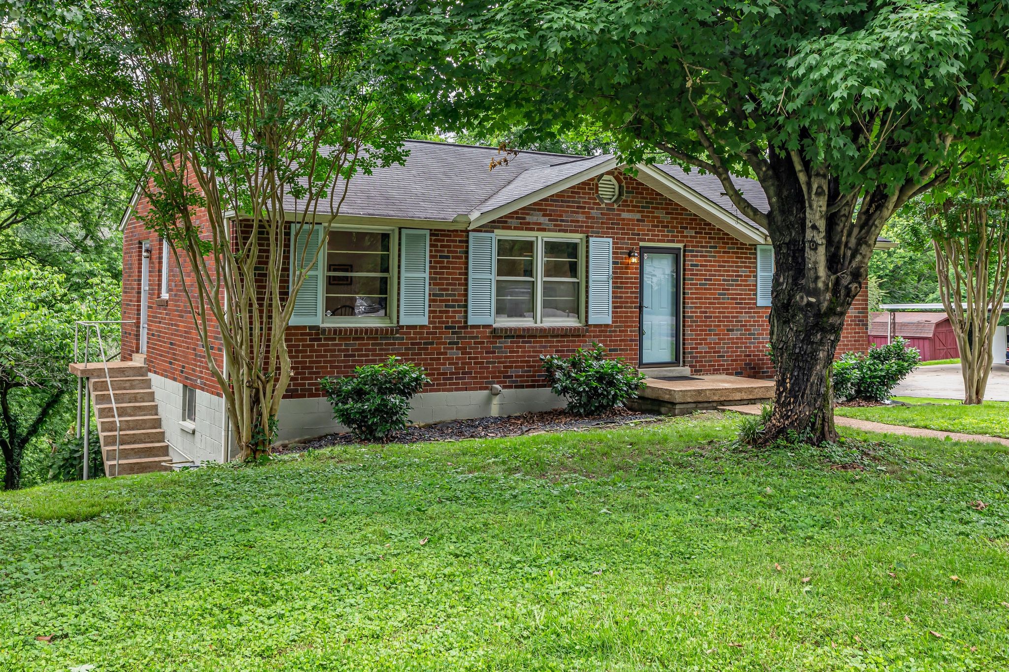 553 Brewer Dr Property Photo 2