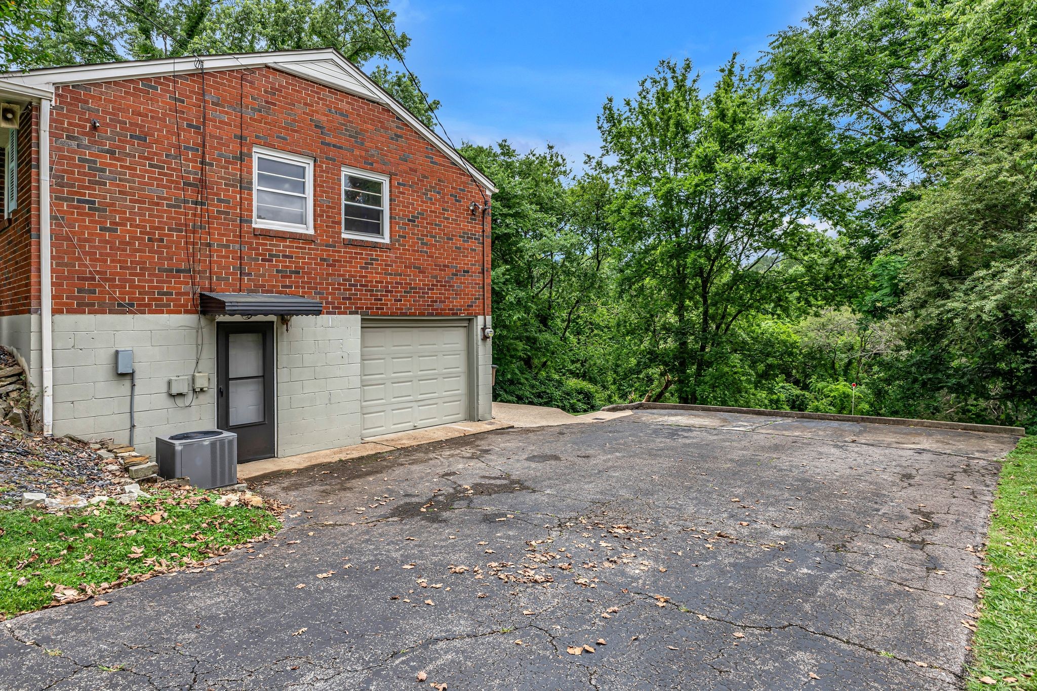 553 Brewer Dr Property Photo 27