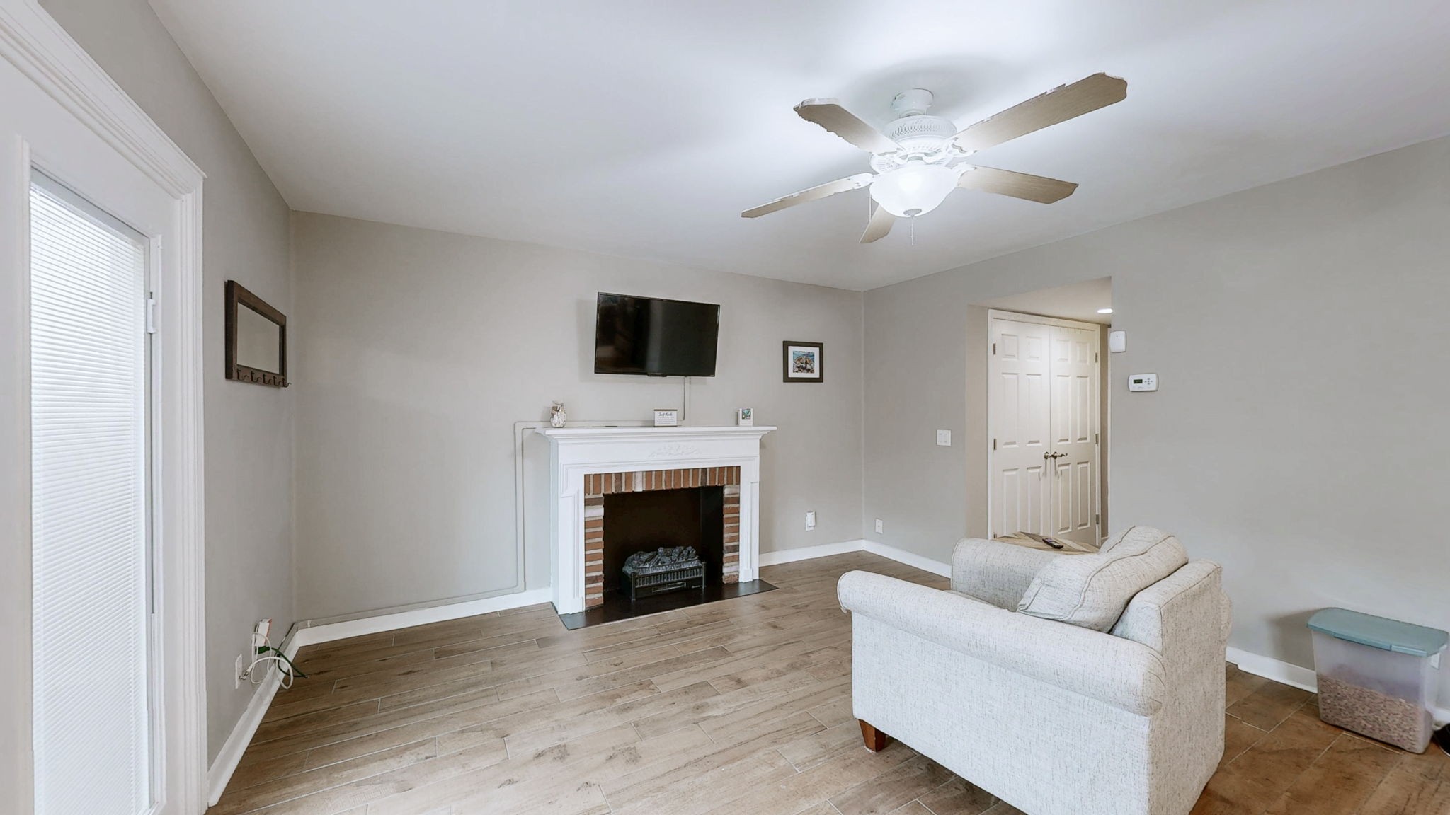 1002 E Northfield Blvd Property Photo 11