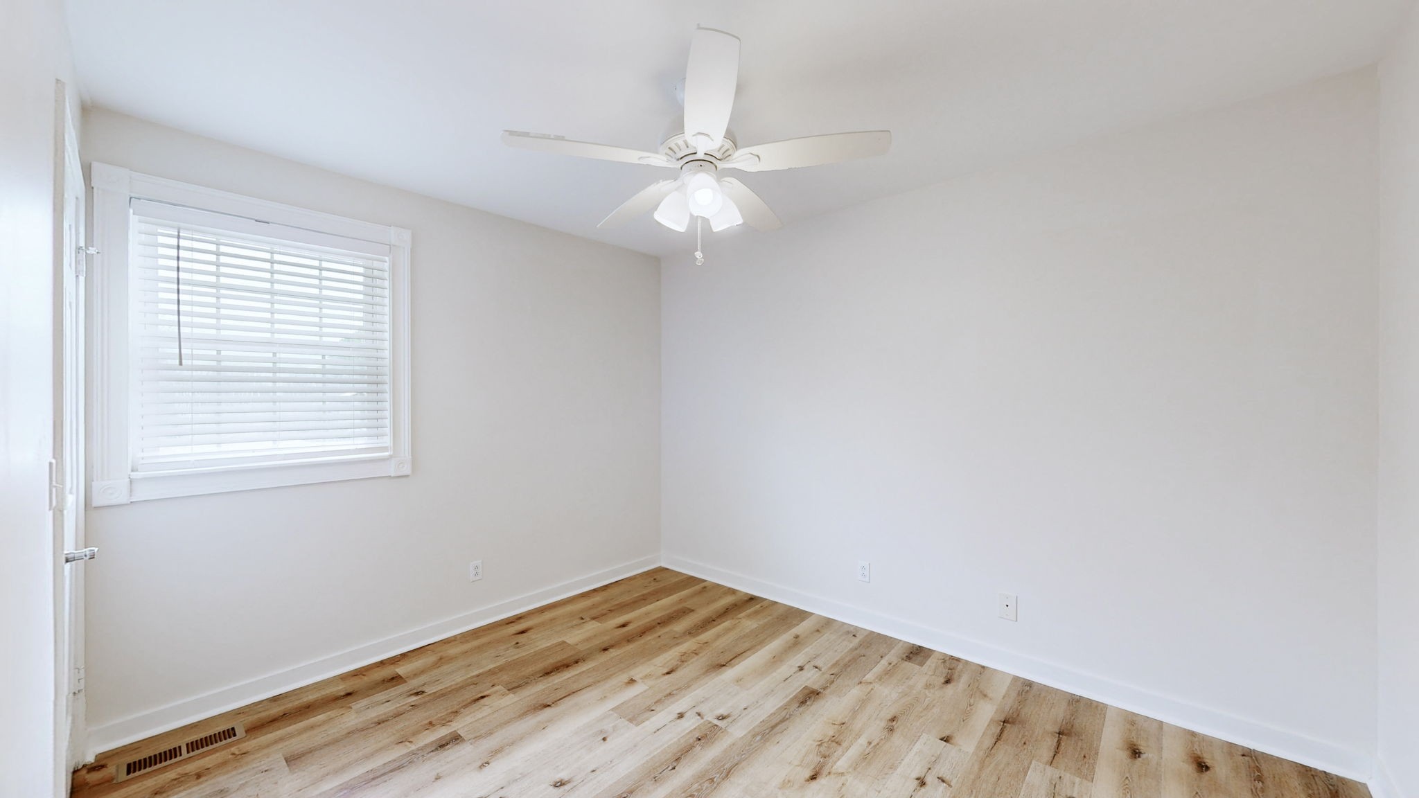 1002 E Northfield Blvd Property Photo 22