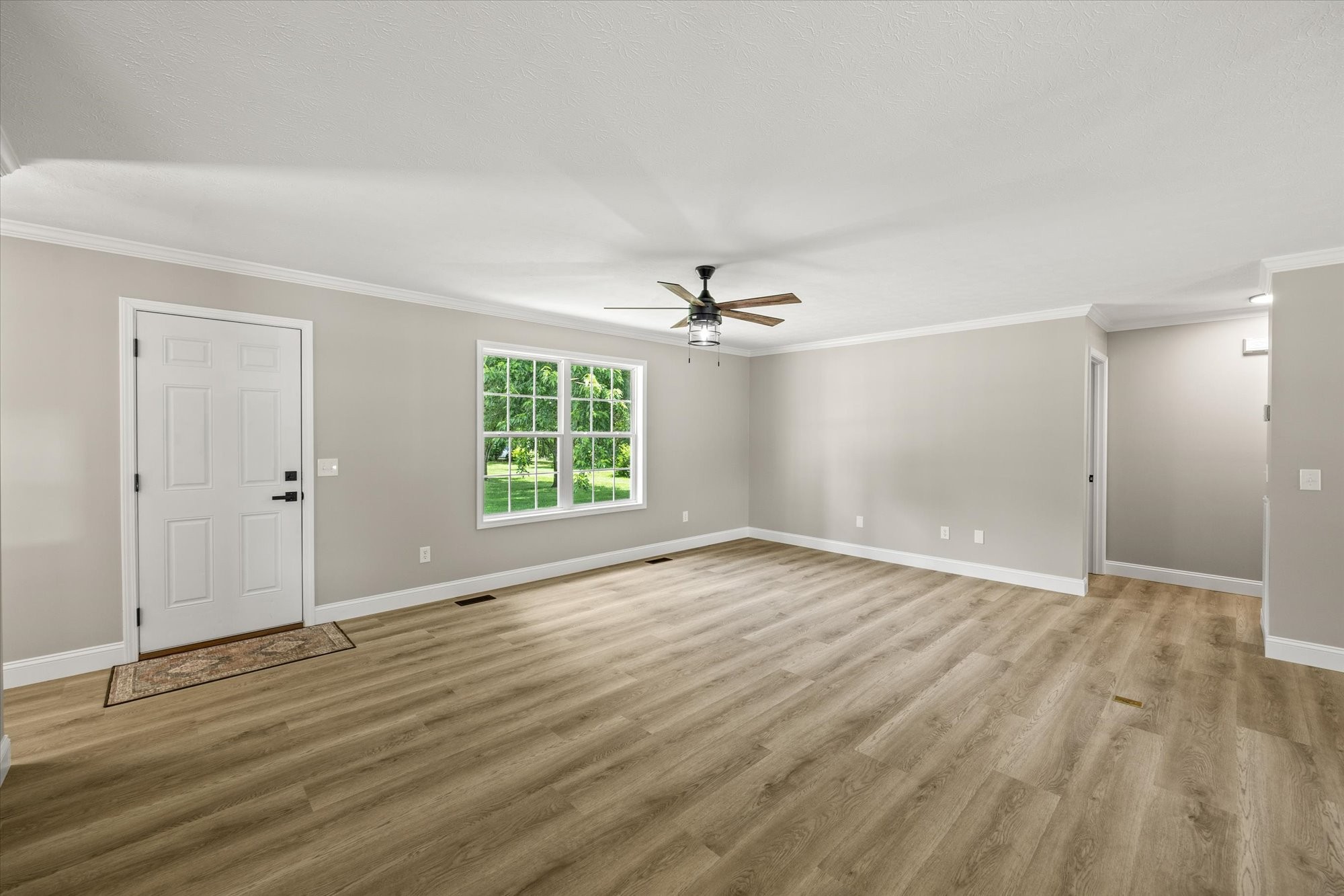2933 Old Walton Cir Property Photo 7