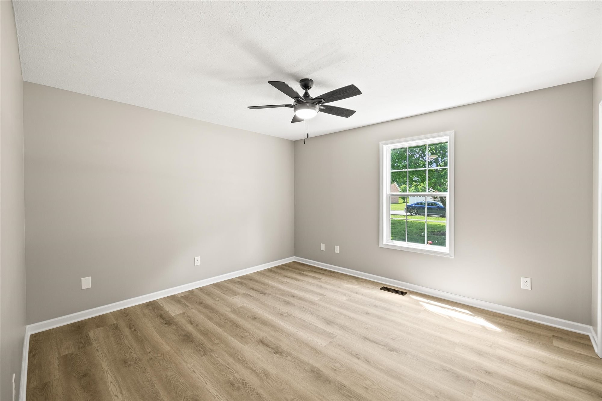 2933 Old Walton Cir Property Photo 21