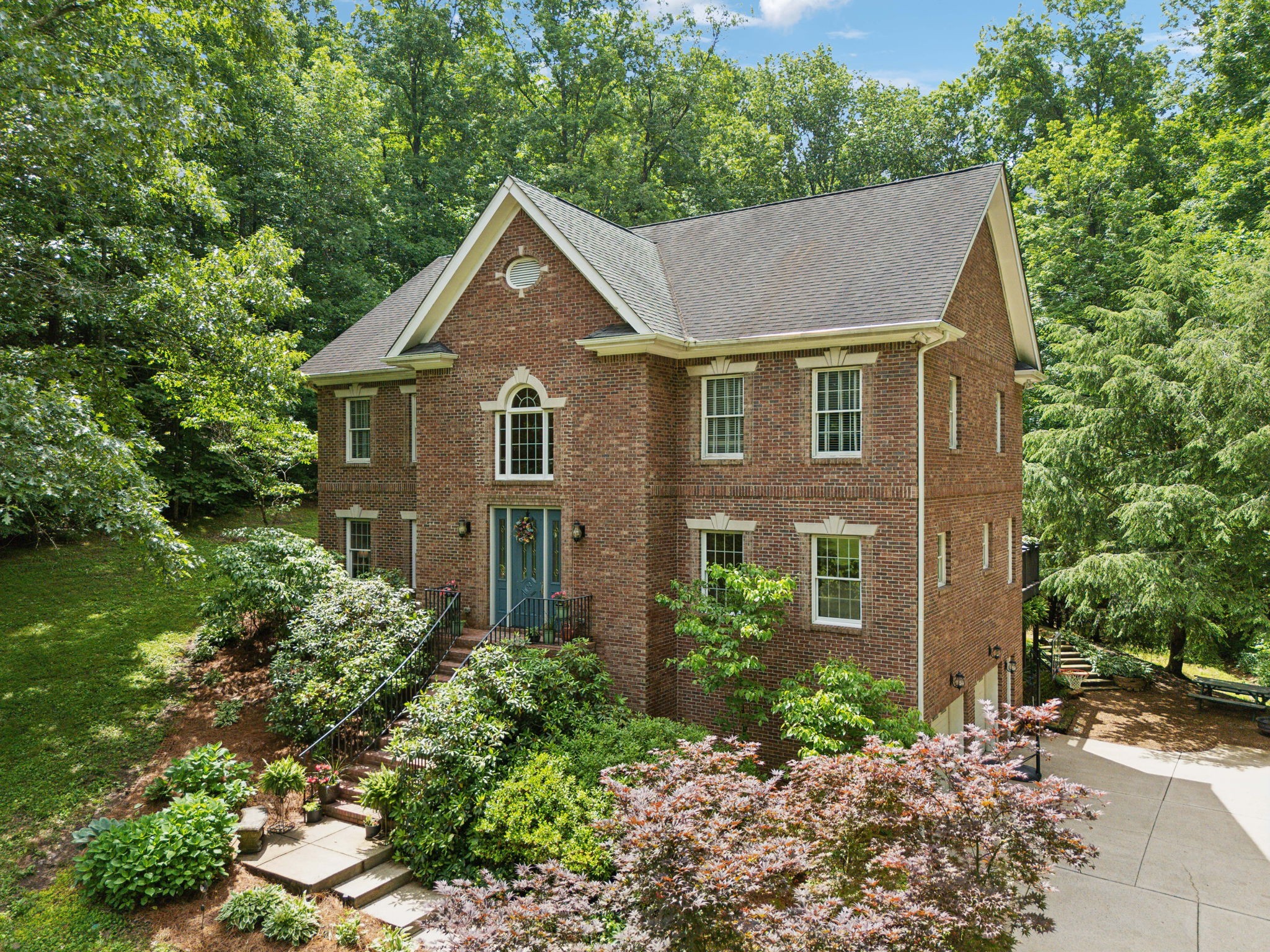 8421 Poplar Creek Rd Property Photo 1