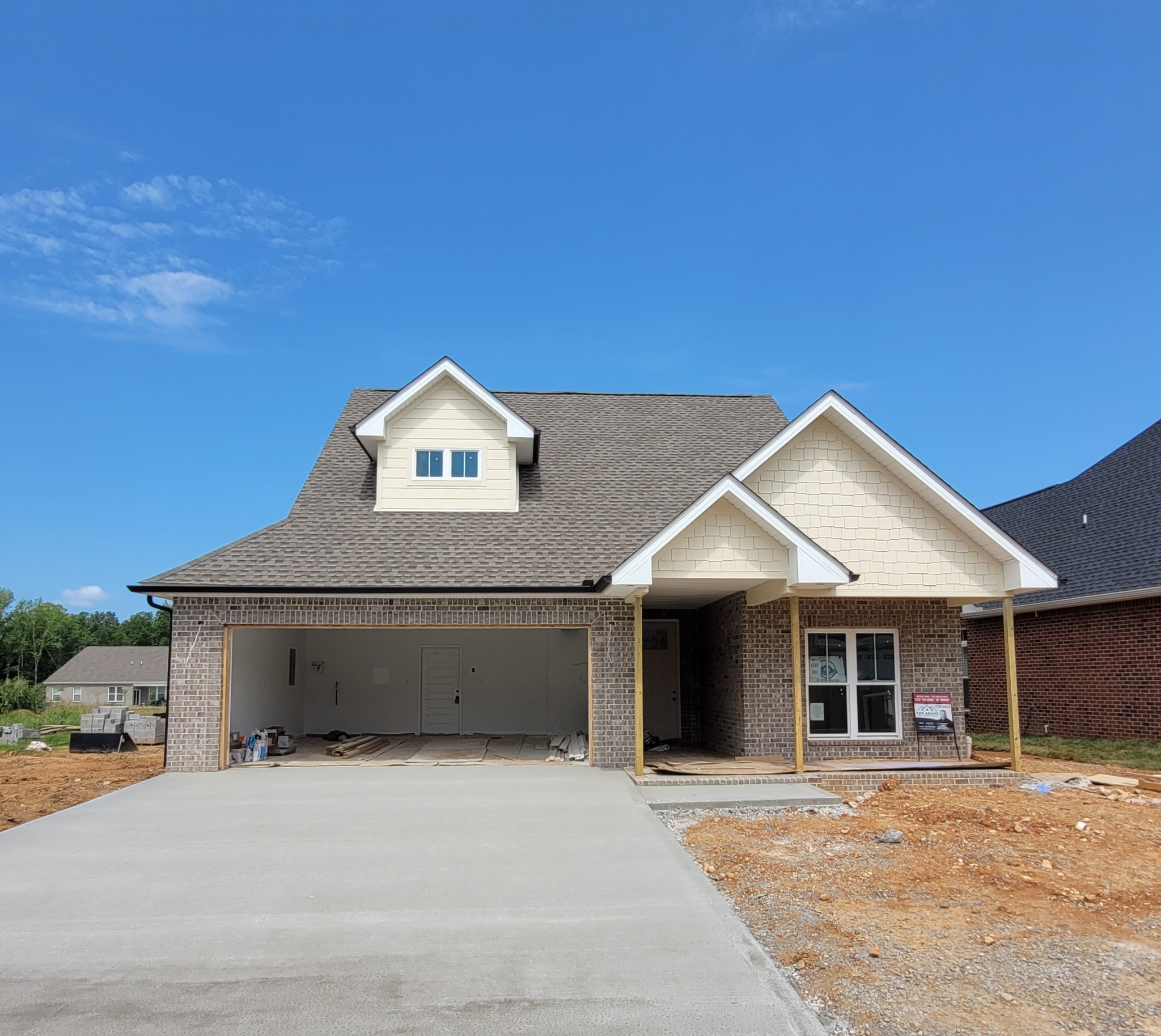 530 Foxglove Ln Property Photo 1
