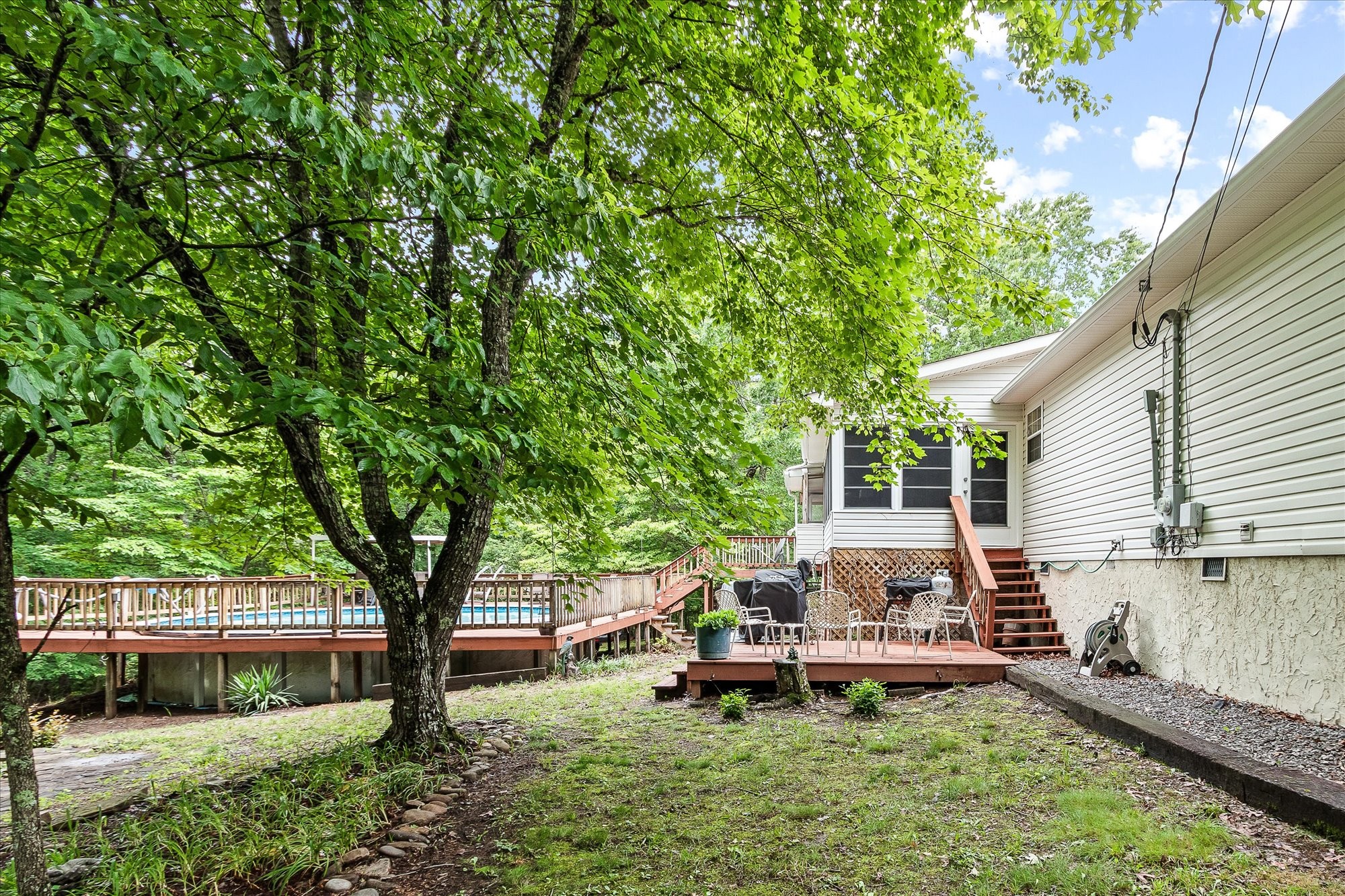 2008 Spruce Loop Property Photo 4