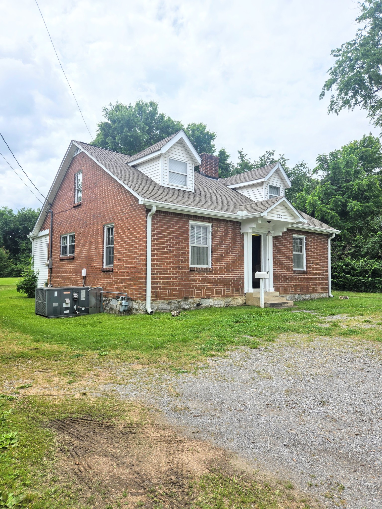 130 Walton Ferry Rd Property Photo 3