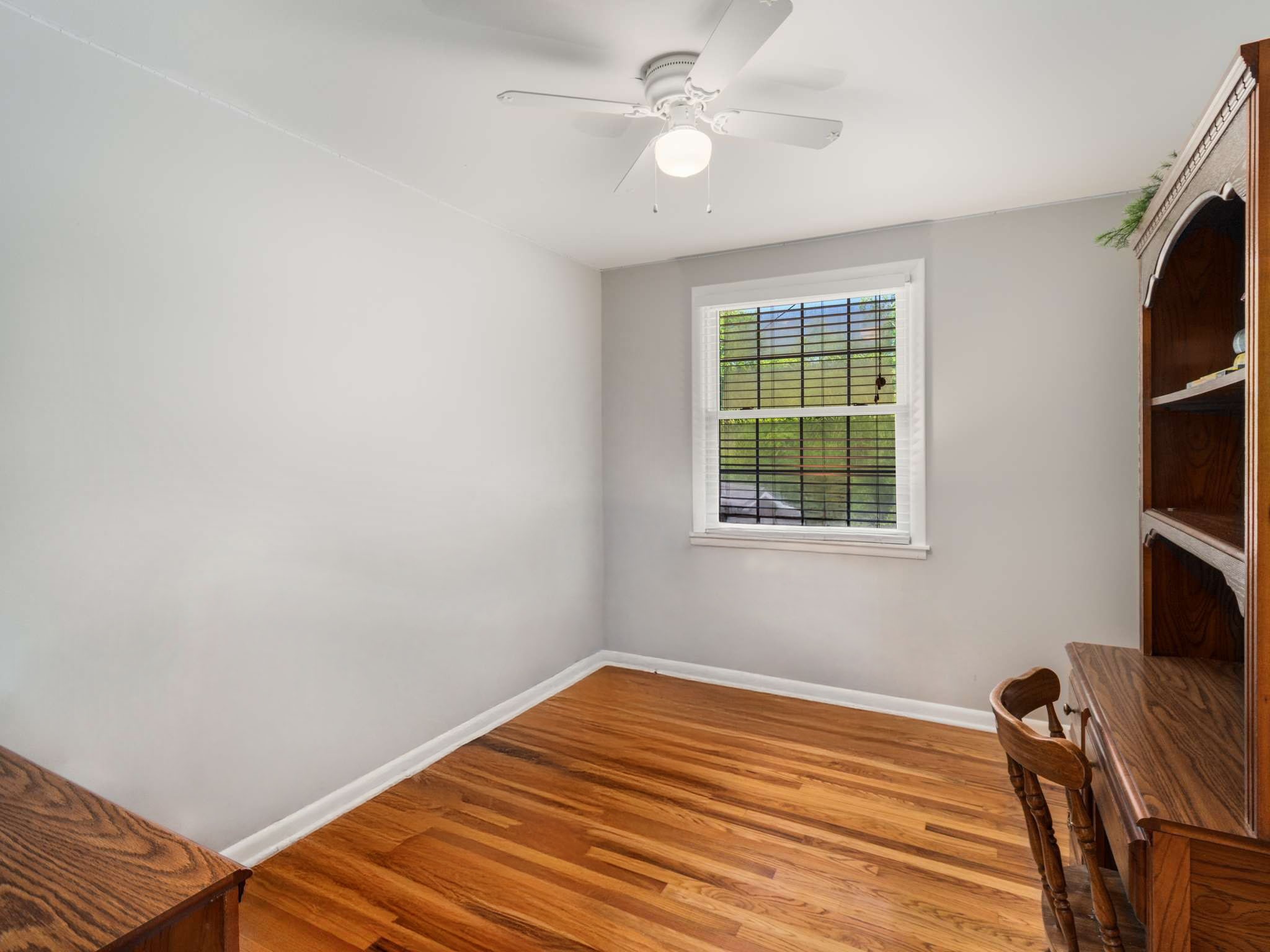 604 Meadowgreen Dr Property Photo 13