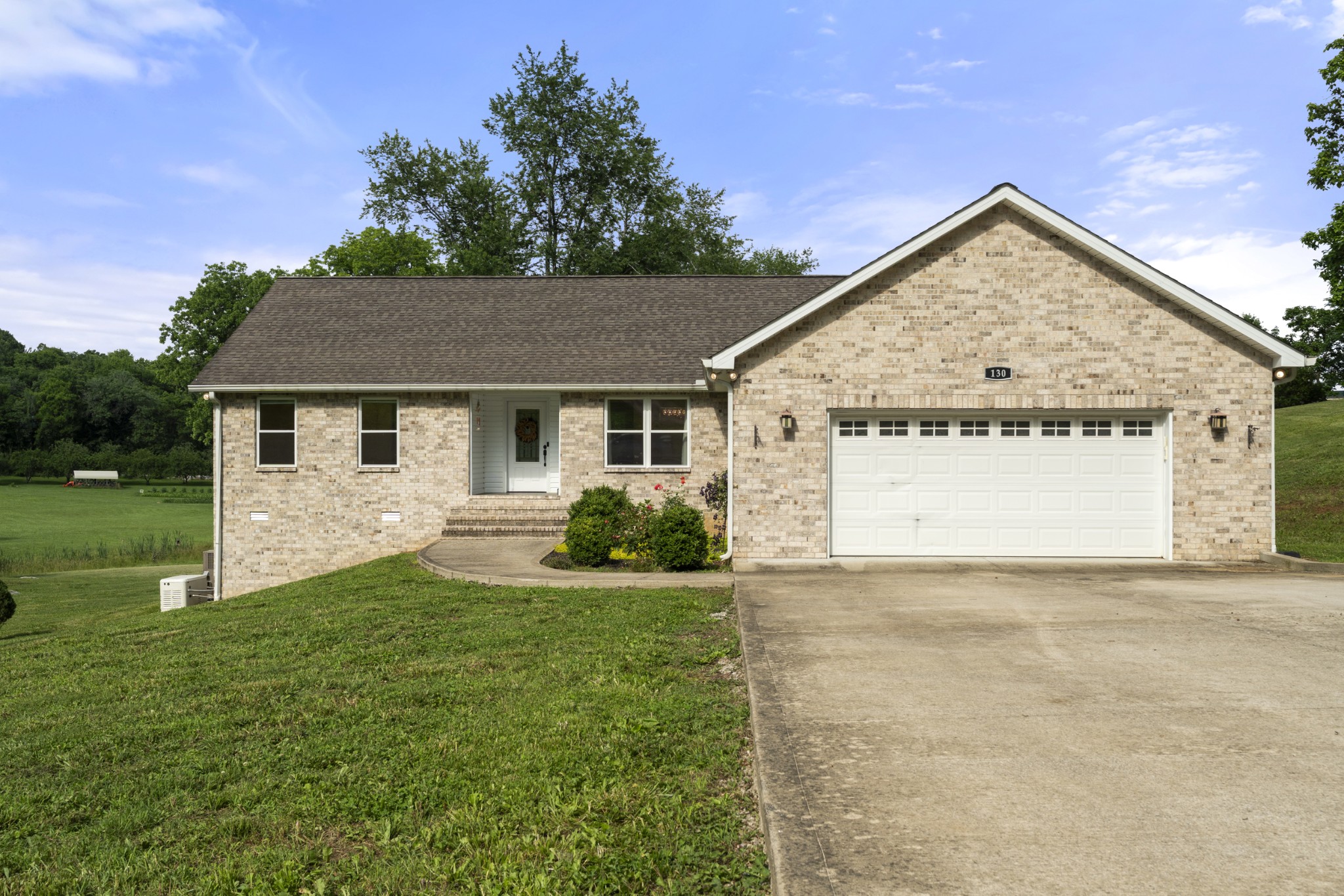 130 Gordon Dr Property Photo 1