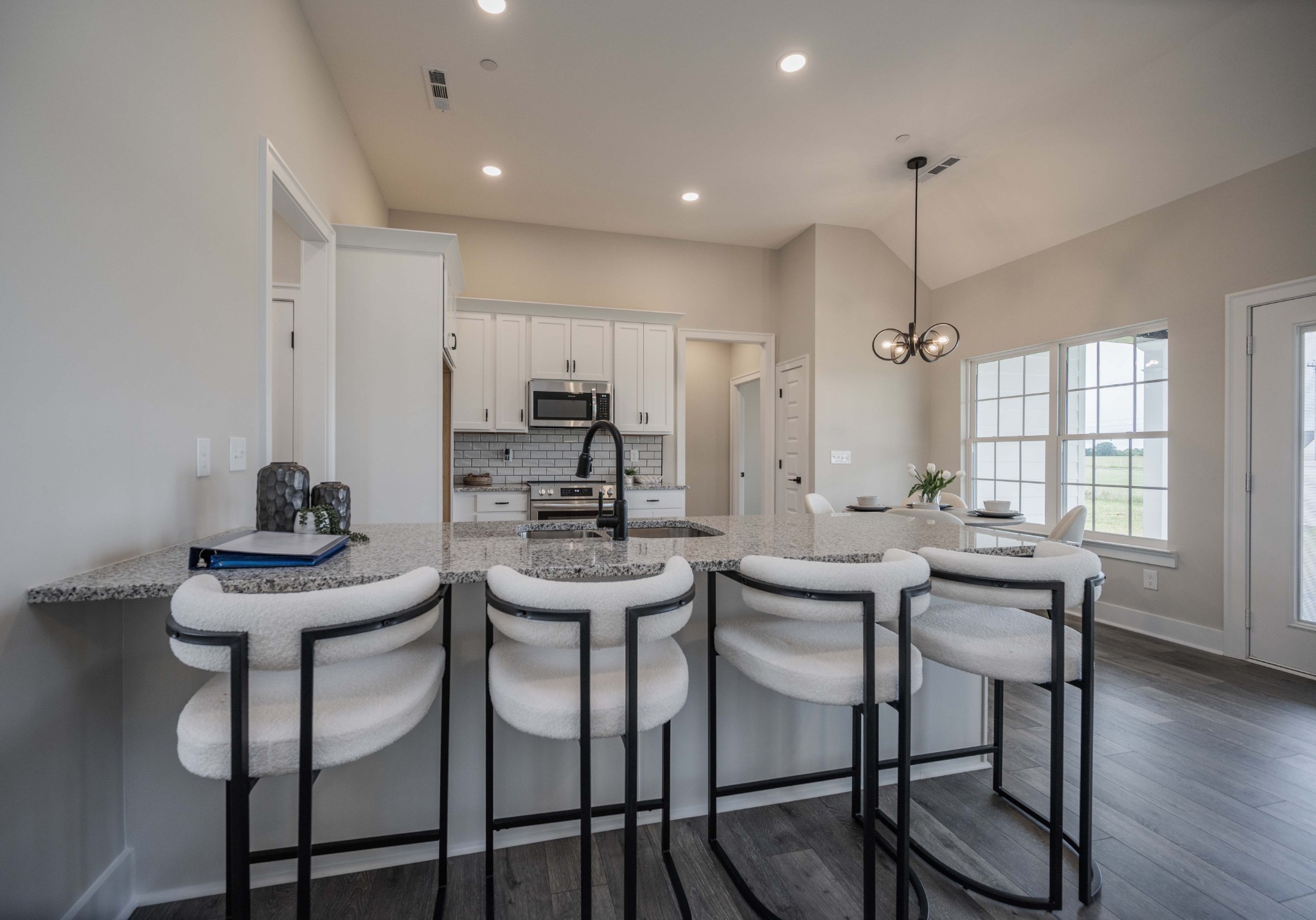 10108 Whitehorn Ln Property Photo 6