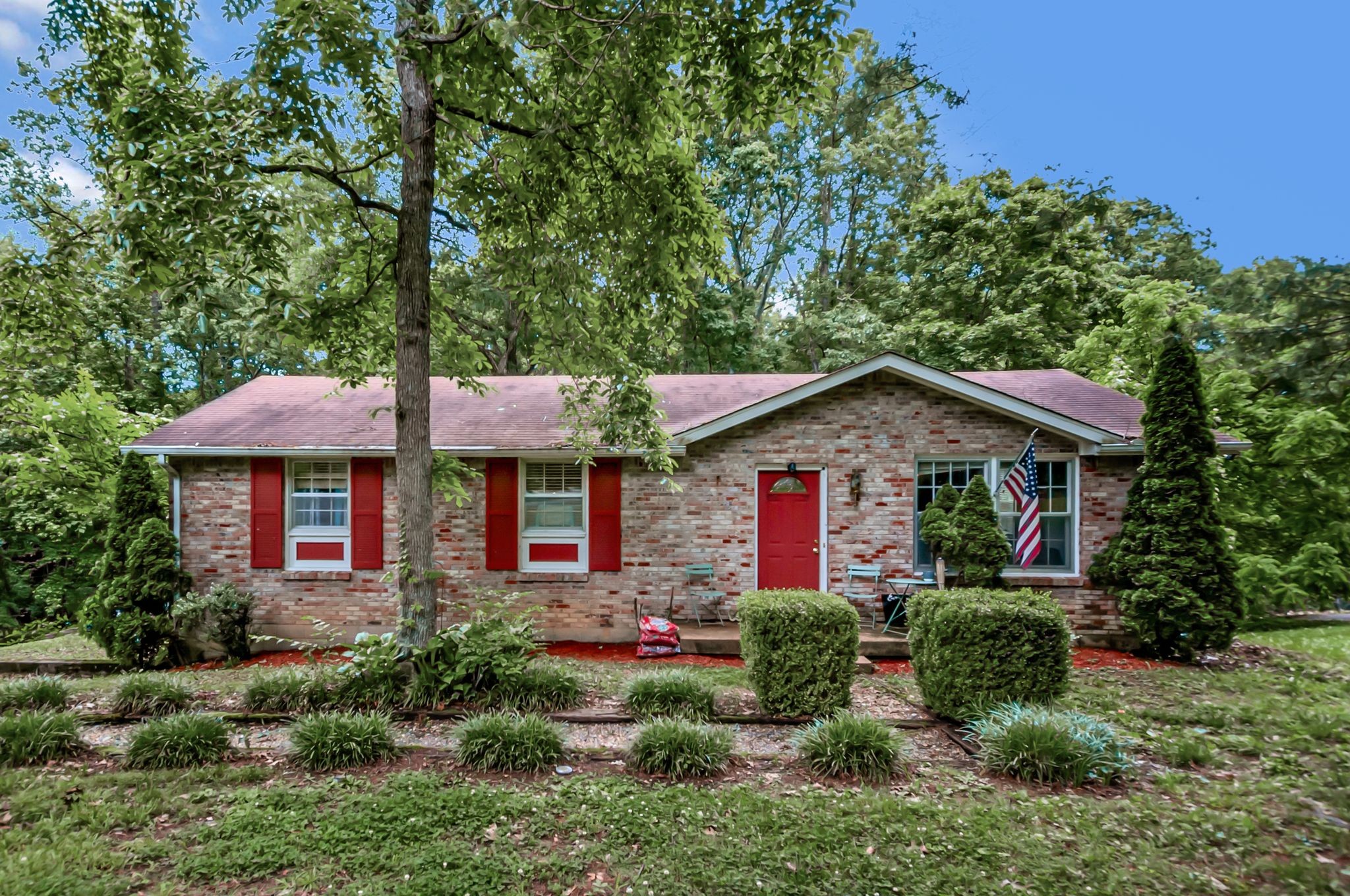 1203 Kingston Springs Rd Property Photo 1