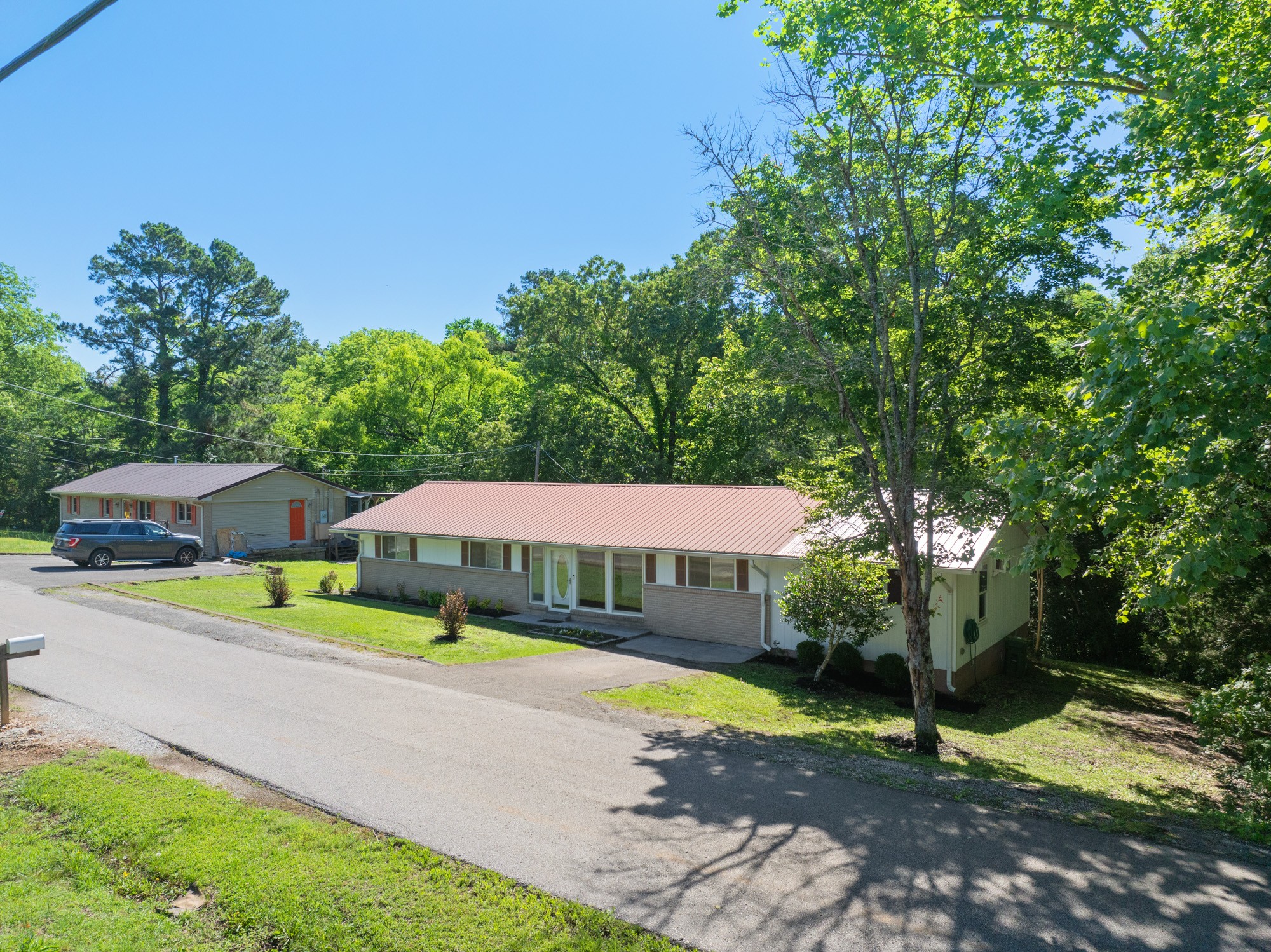 53 Elm St Property Photo 1