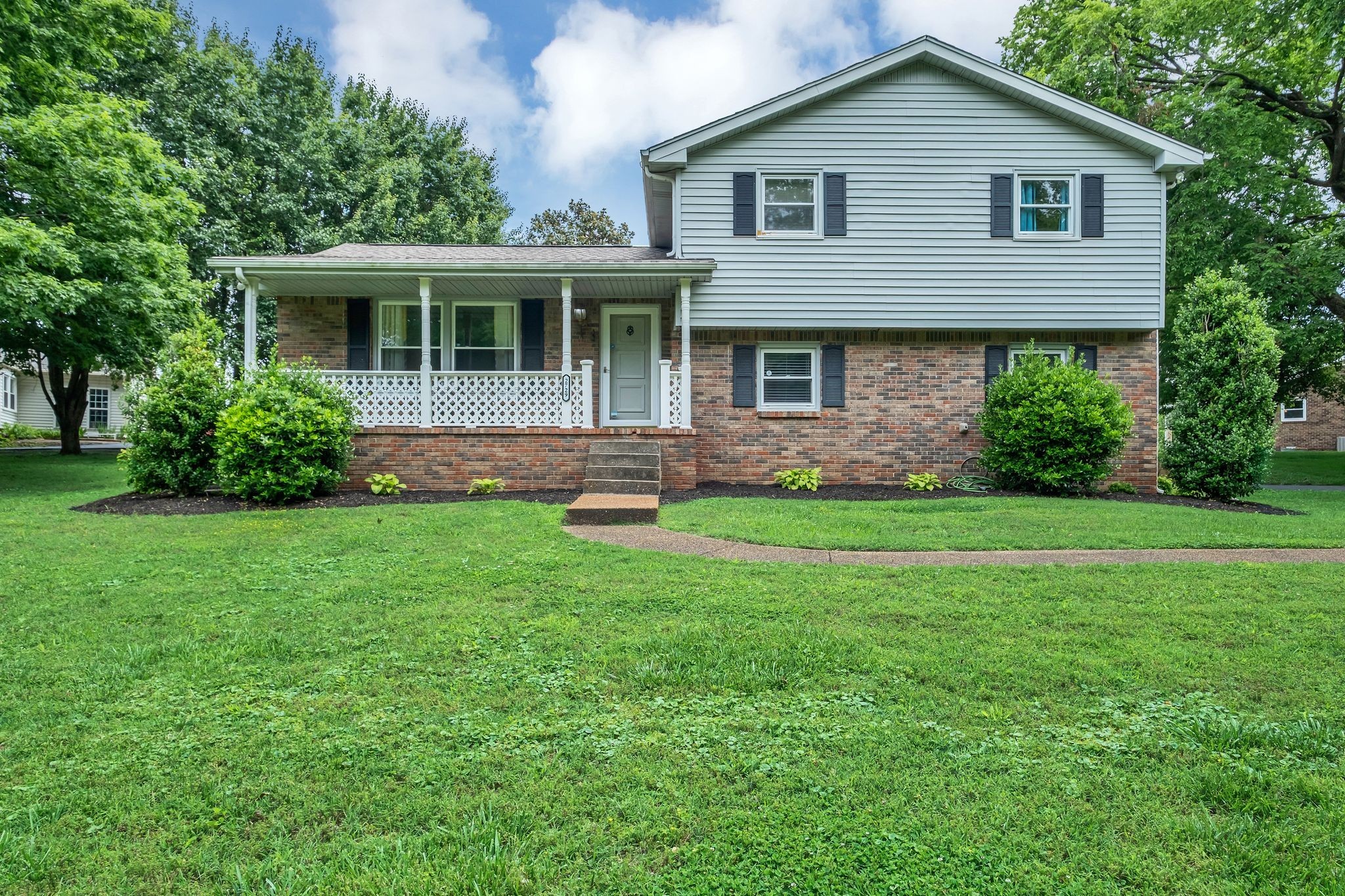 2729 Heights Circle Rd Property Photo 1