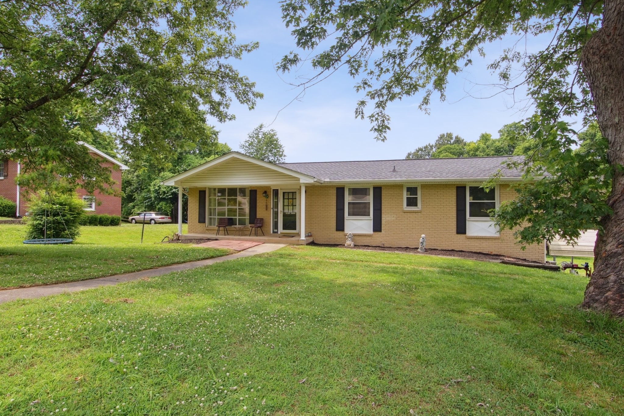 121 Teelia Dr Property Photo 1