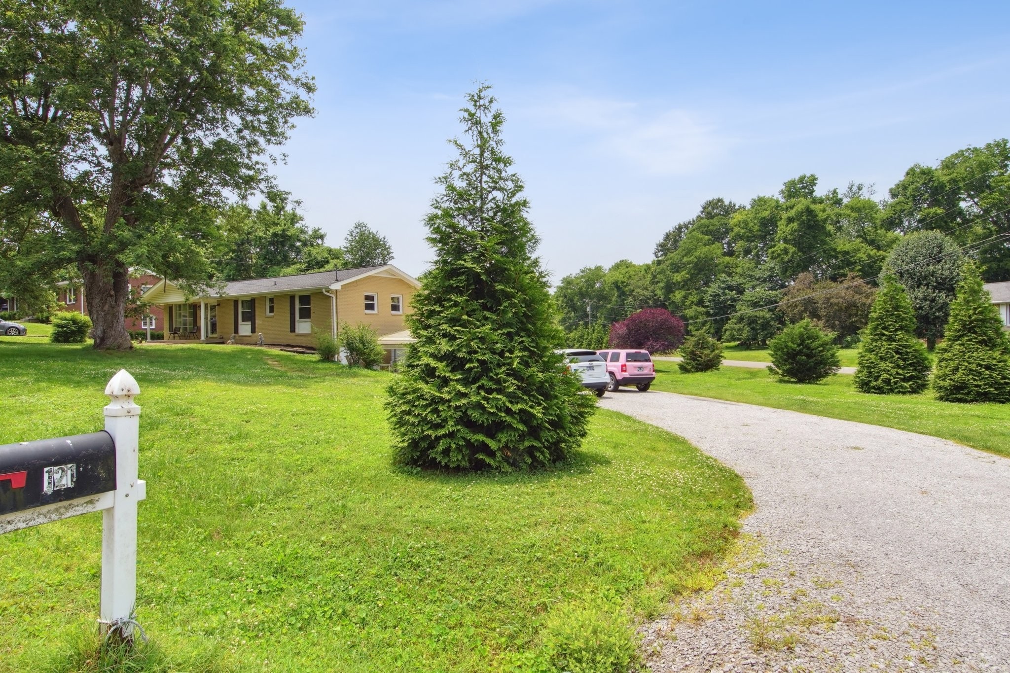 121 Teelia Dr Property Photo 4