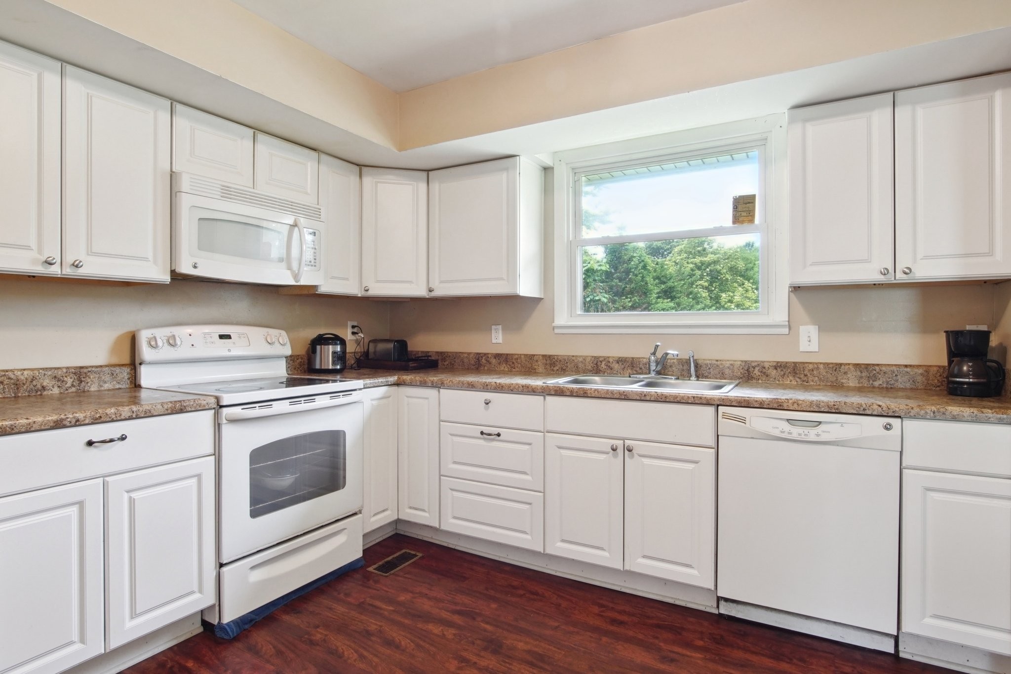 121 Teelia Dr Property Photo 8