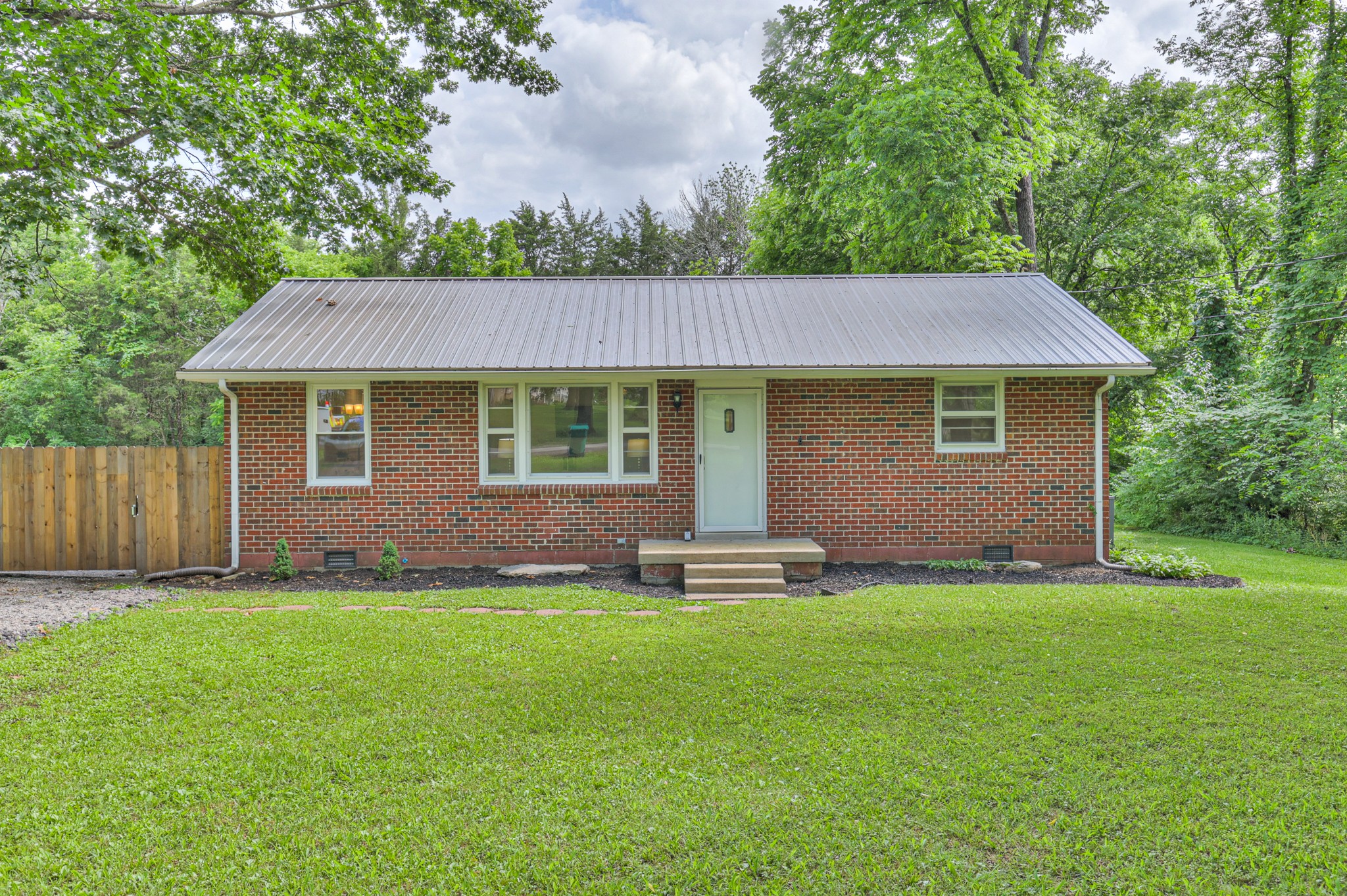 1806 Mars St Property Photo 1