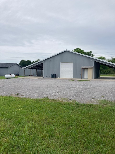 1601 Flat Rock Rd Property Photo 8