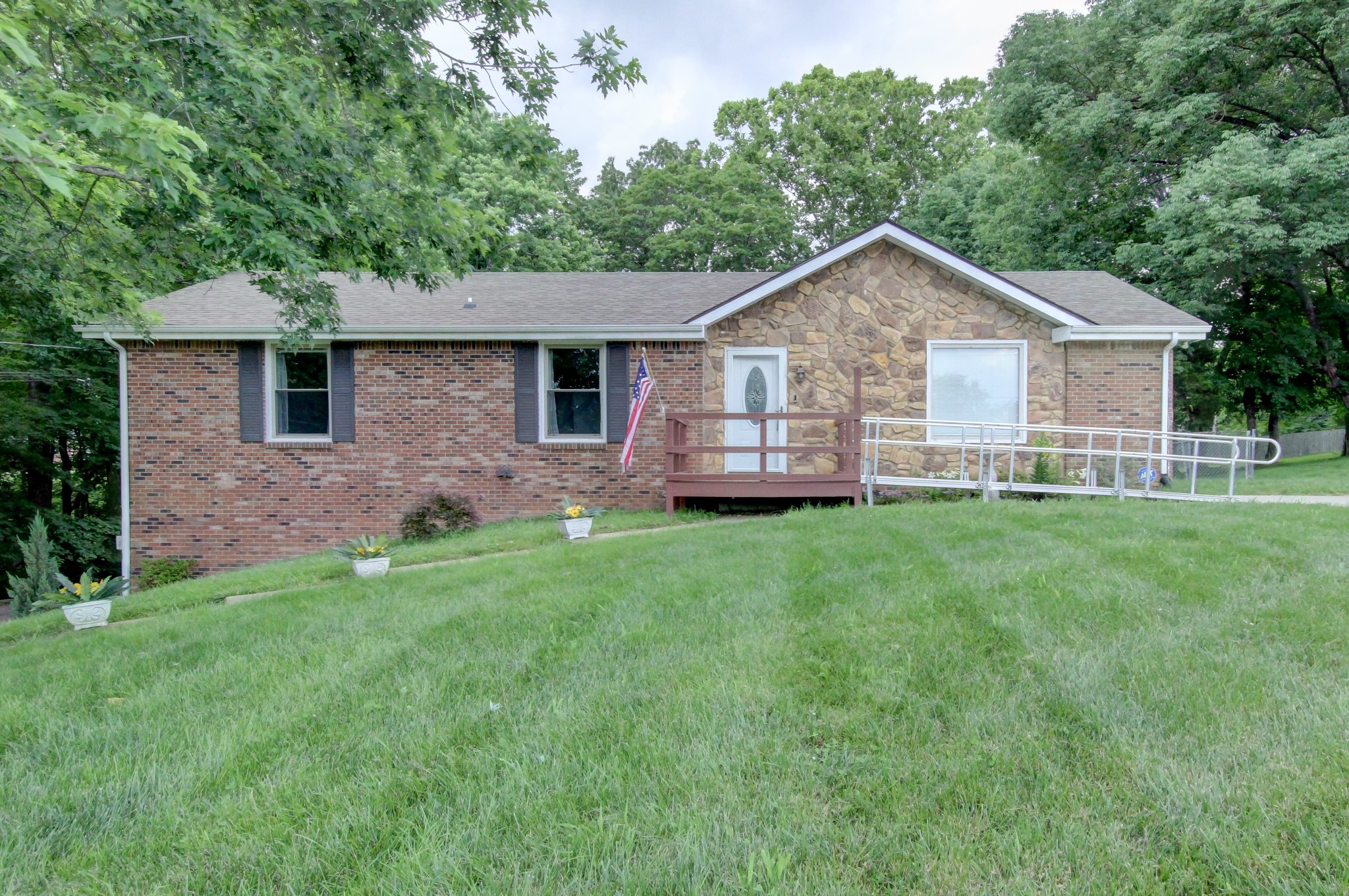 649 Chesterfield Cir Property Photo 1