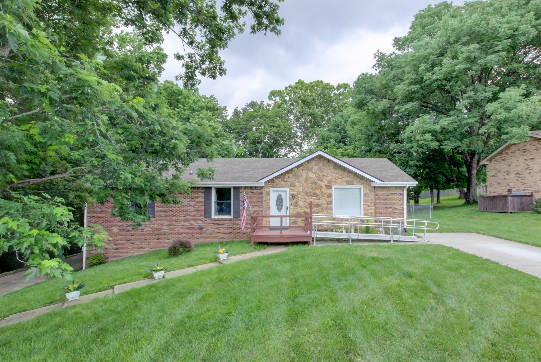 649 Chesterfield Cir Property Photo 2
