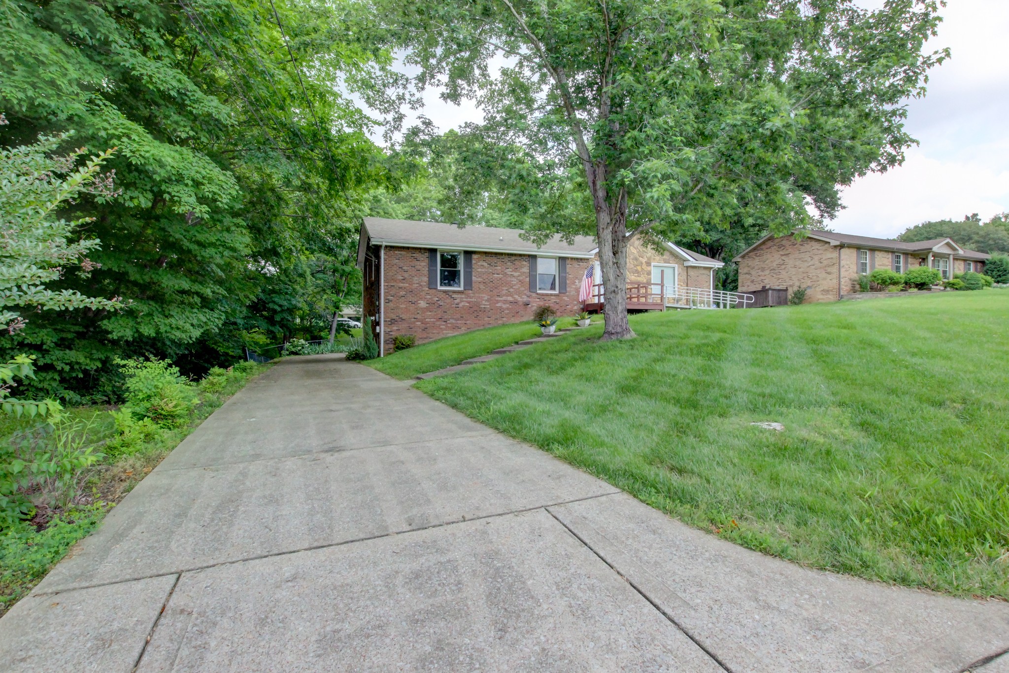 649 Chesterfield Cir Property Photo 3