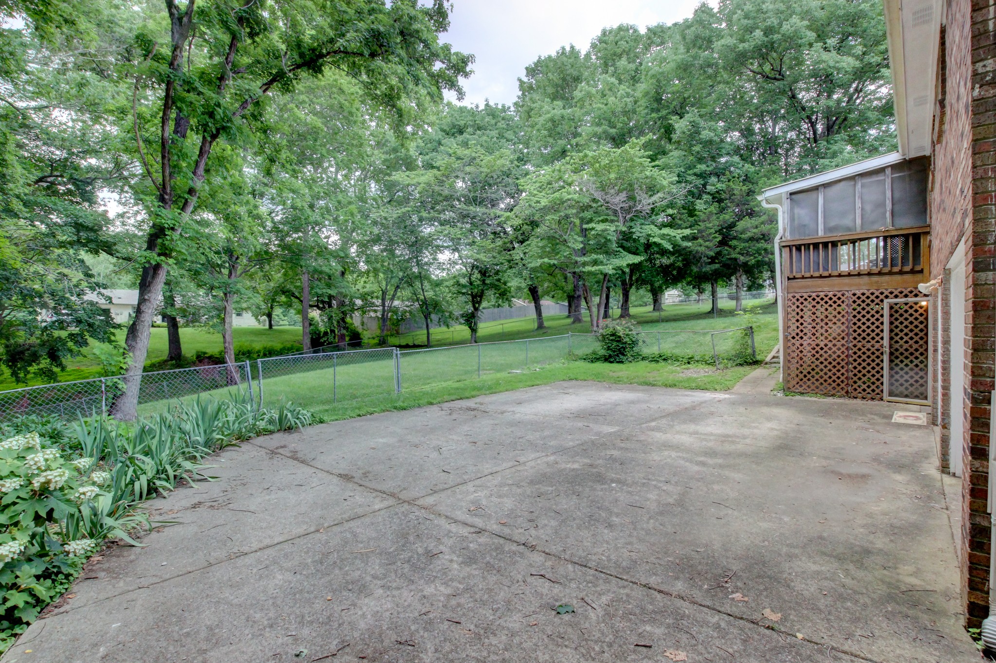 649 Chesterfield Cir Property Photo 4
