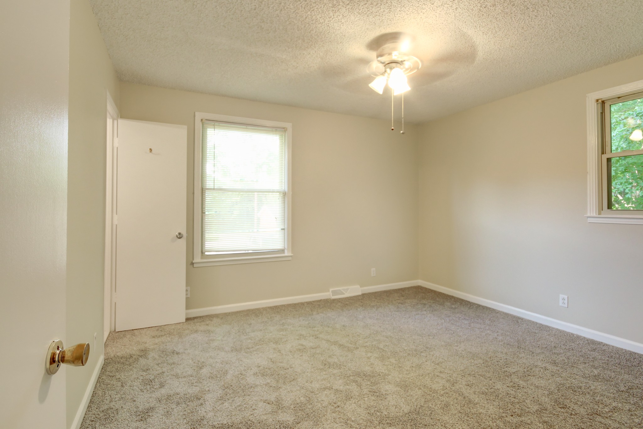 649 Chesterfield Cir Property Photo 12