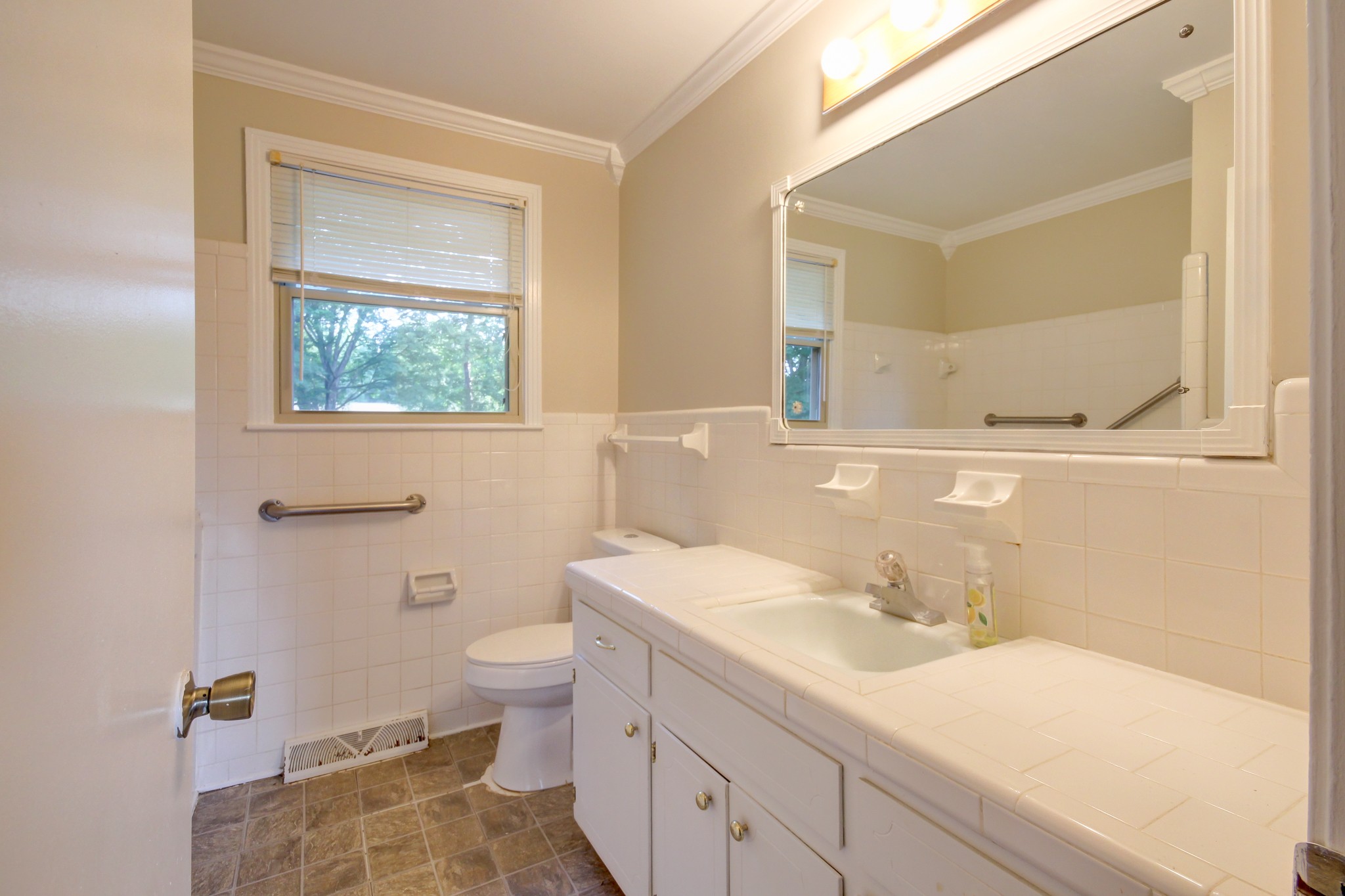 649 Chesterfield Cir Property Photo 17